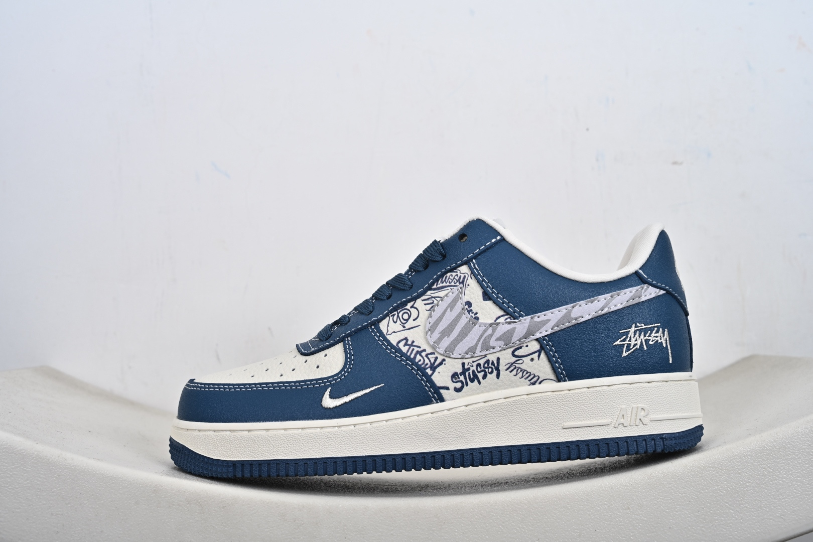 NK Air Force 1 空军一号 XL1979-132