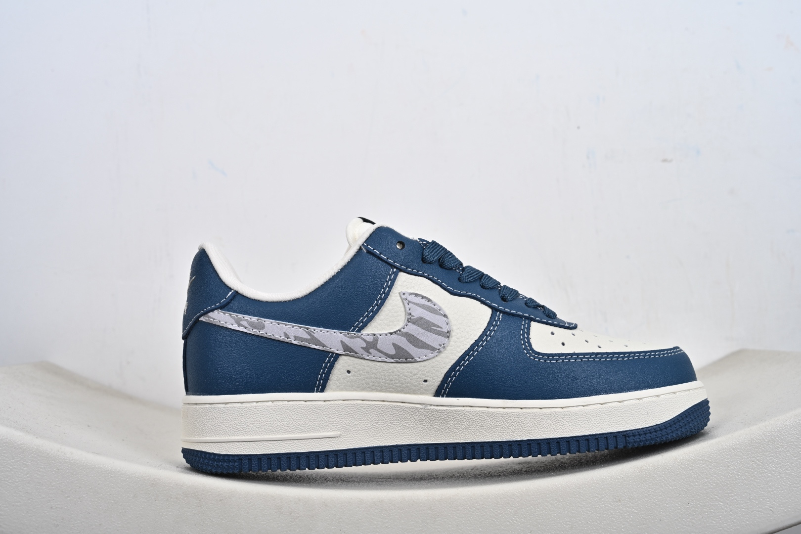 NK Air Force 1 空军一号 XL1979-132