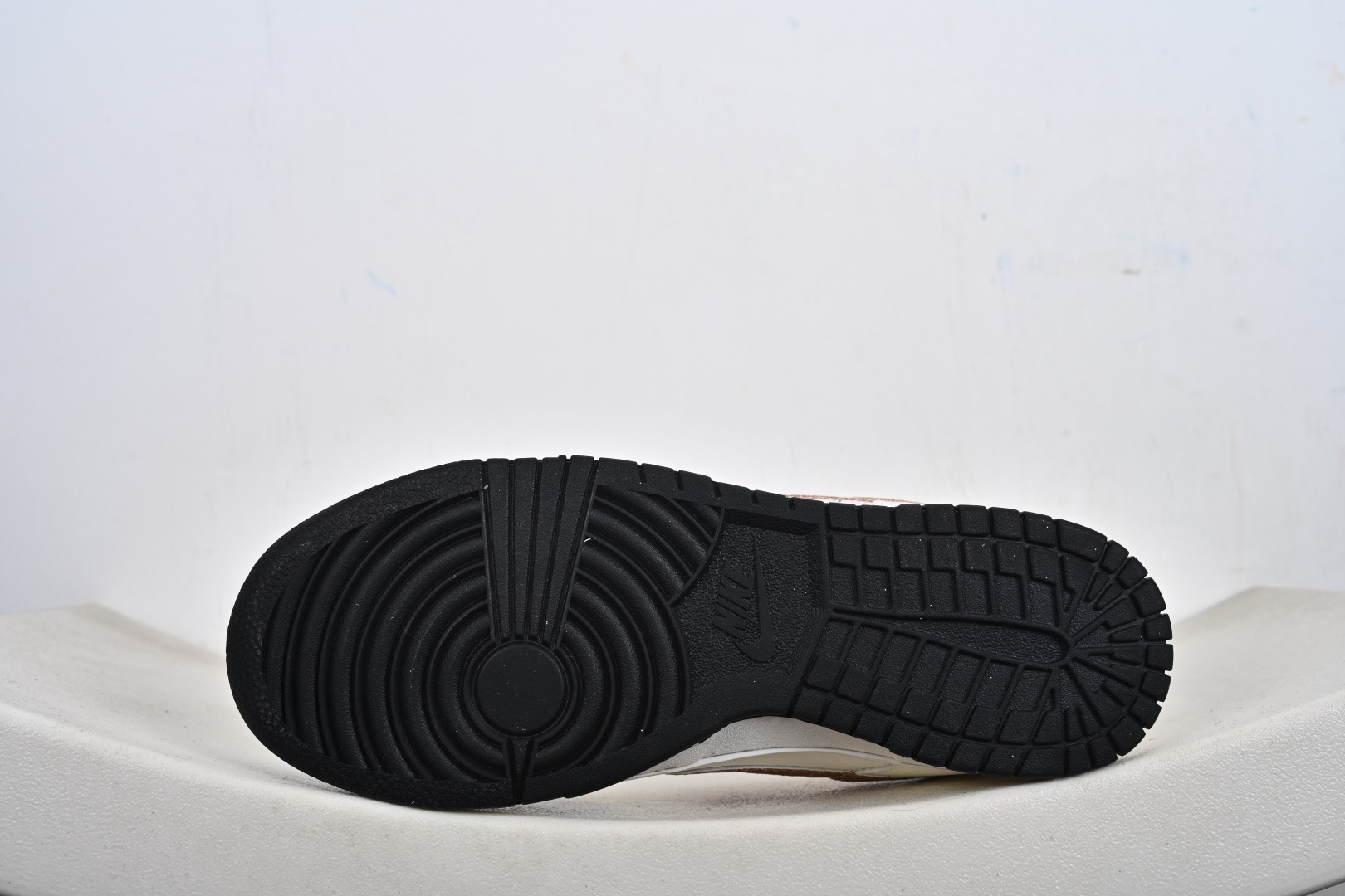 Nike SB Dunk Low G联名款纯原 CX5050-Y62-Top High Quatity Cheap Sneakers Fashion Clothing Clothes Bags handbags Shoes of all Brand wholesale With The best Quality And Beautiful Price from China Factory Chinese suppliers wholesaler seller Nike SB Dunk Low G联名款纯原 CX5050-Y62