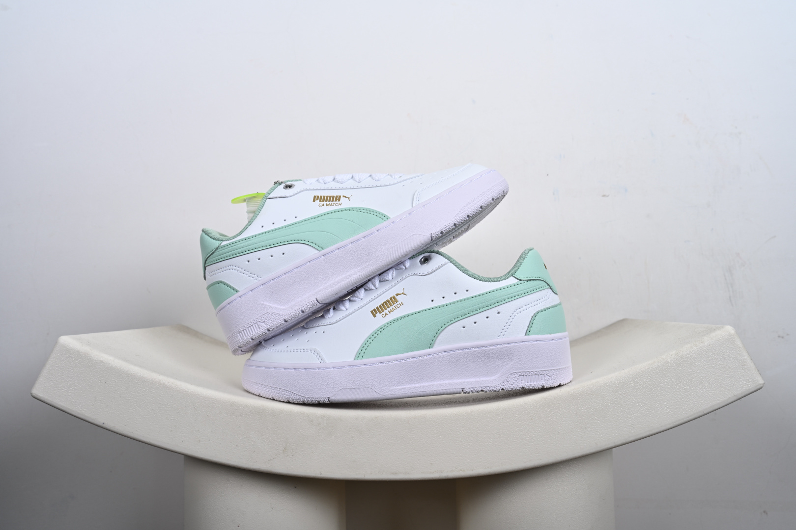 Ferrari CA Match PUMA 彪马PUMA版鞋舒适 耐磨 低帮 男女同款 休闲运动板鞋 308621-12-Top High Quatity Cheap Sneakers Fashion Clothing Clothes Bags handbags Shoes of all Brand wholesale With The best Quality And Beautiful Price from China Factory Chinese suppliers wholesaler seller Ferrari CA Match PUMA 彪马PUMA版鞋舒适 耐磨 低帮 男女同款 休闲运动板鞋 308621-12