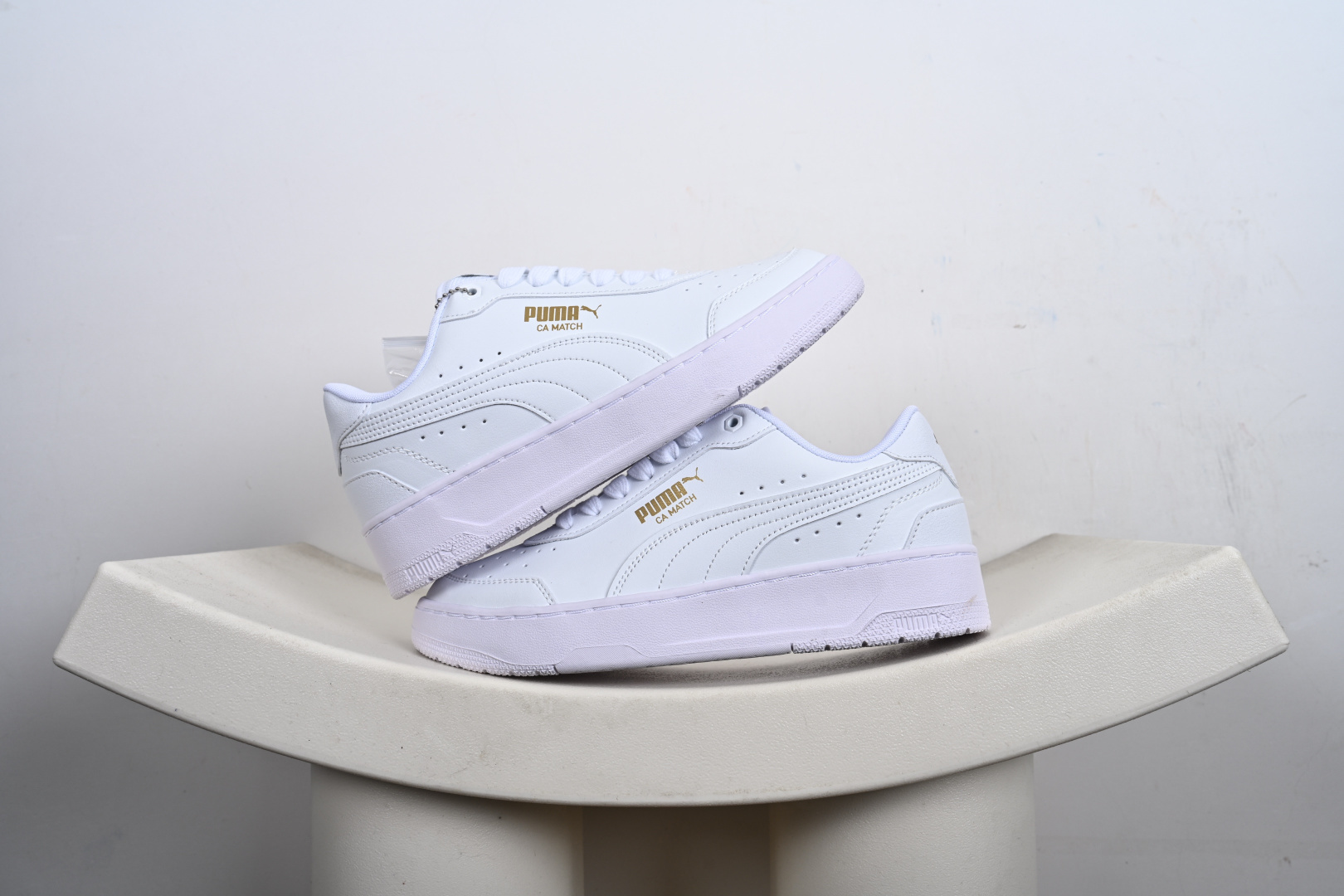 Ferrari CA Match PUMA 彪马PUMA版鞋舒适 耐磨 低帮 男女同款 休闲运动板鞋 308621-12-Top High Quatity Cheap Sneakers Fashion Clothing Clothes Bags handbags Shoes of all Brand wholesale With The best Quality And Beautiful Price from China Factory Chinese suppliers wholesaler seller Ferrari CA Match PUMA 彪马PUMA版鞋舒适 耐磨 低帮 男女同款 休闲运动板鞋 308621-12