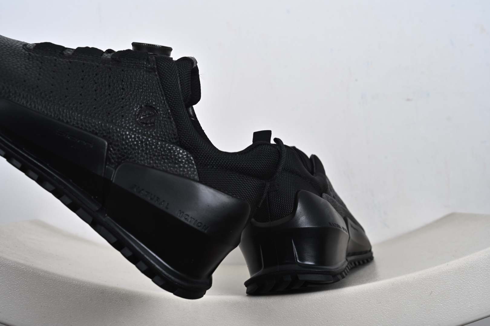 ECCO 爱步 缓震透气跑步鞋 BIOM2.0系列 800874 柔软超轻的中底-Top High Quatity Cheap Sneakers Fashion Clothing Clothes Bags handbags Shoes of all Brand wholesale With The best Quality And Beautiful Price from China Factory Chinese suppliers wholesaler seller ECCO 爱步 缓震透气跑步鞋 BIOM2.0系列 800874 柔软超轻的中底