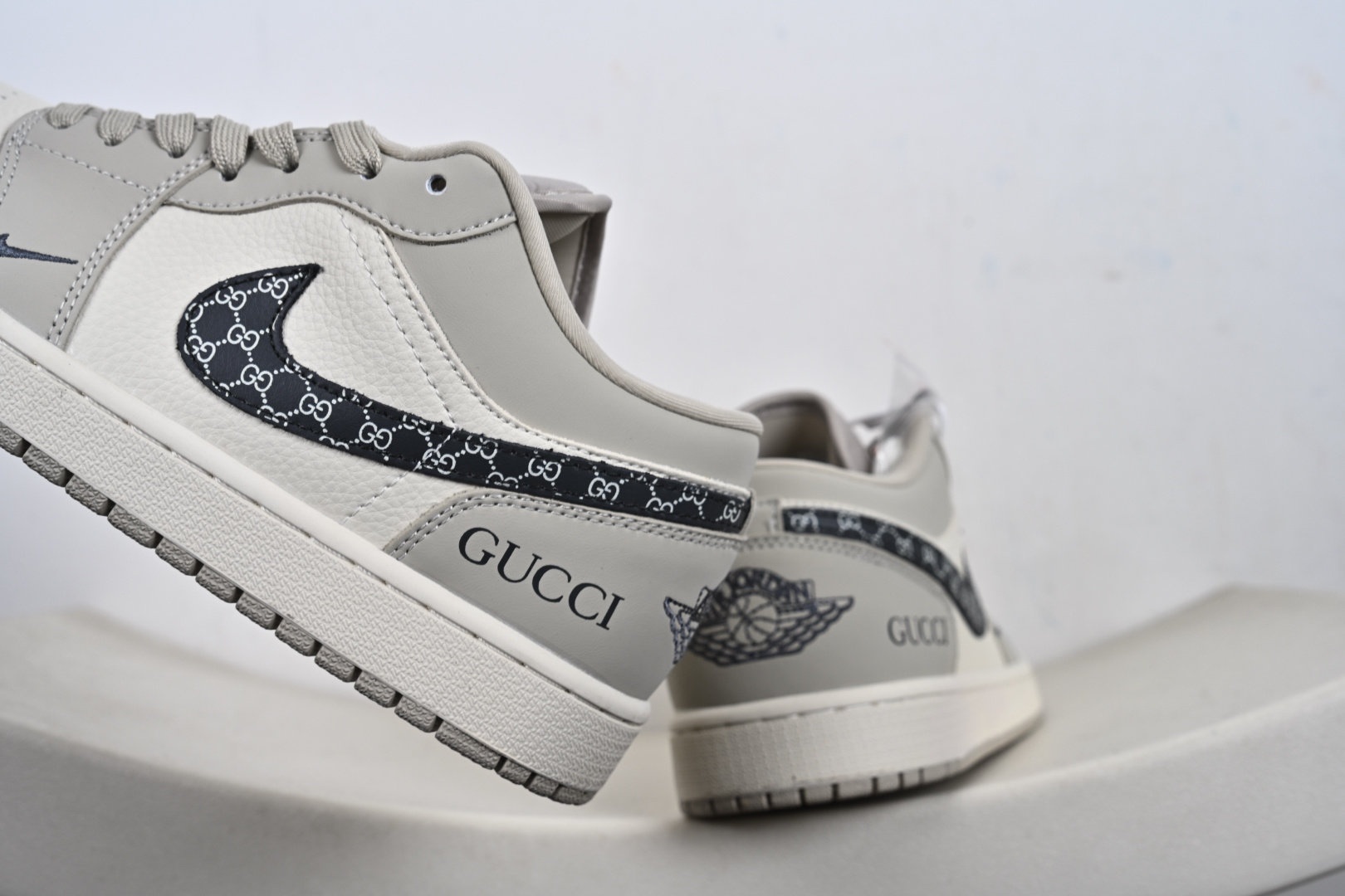 Nike Air Jordan 1 Low 定制配色 古驰联名 定制AJ联名-高端定制 低帮复古文化板鞋 QJ1988-006-Top High Quatity Cheap Sneakers Fashion Clothing Clothes Bags handbags Shoes of all Brand wholesale With The best Quality And Beautiful Price from China Factory Chinese suppliers wholesaler seller Nike Air Jordan 1 Low 定制配色 古驰联名 定制AJ联名-高端定制 低帮复古文化板鞋 QJ1988-006