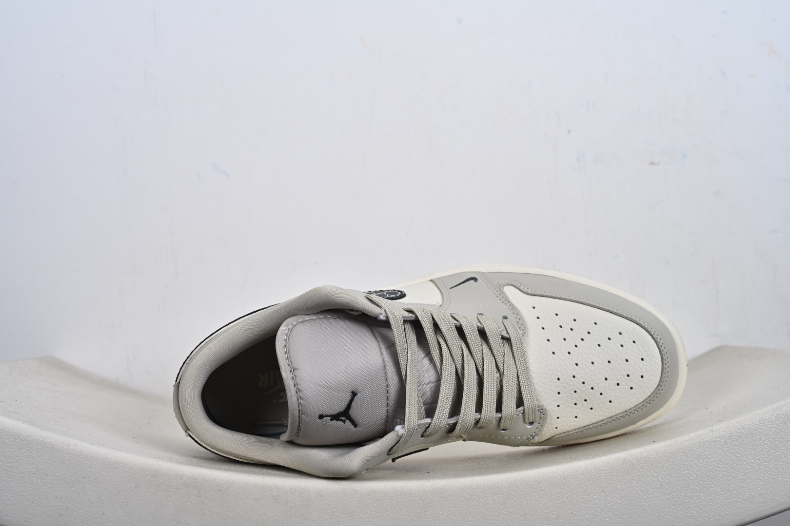 Nike Air Jordan 1 Low 定制配色 古驰联名 定制AJ联名-高端定制 低帮复古文化板鞋 QJ1988-006-Top High Quatity Cheap Sneakers Fashion Clothing Clothes Bags handbags Shoes of all Brand wholesale With The best Quality And Beautiful Price from China Factory Chinese suppliers wholesaler seller Nike Air Jordan 1 Low 定制配色 古驰联名 定制AJ联名-高端定制 低帮复古文化板鞋 QJ1988-006