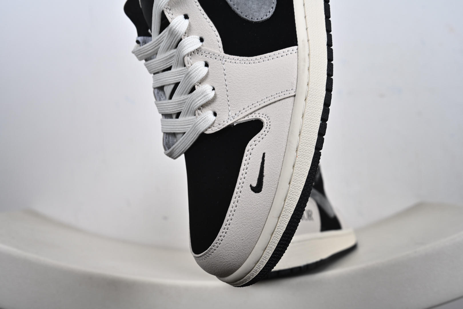定制版 Air Jordan 1 Low AJ1 乔1迪奥联名 黑灰 高端定制 低帮复古篮球鞋 LD8888-012