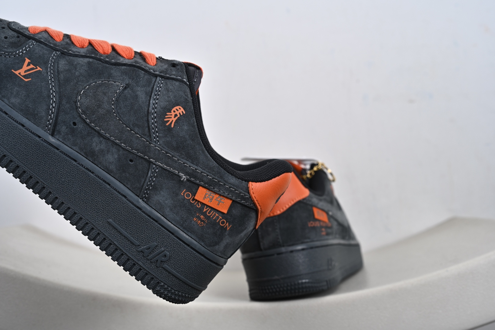 NIke Air Force 1 '07 Low “马年限定--岩灰缀橙” 空军一号低帮 运动鞋 休闲鞋 FV3694-105-Top High Quatity Cheap Sneakers Fashion Clothing Clothes Bags handbags Shoes of all Brand wholesale With The best Quality And Beautiful Price from China Factory Chinese suppliers wholesaler seller NIke Air Force 1 '07 Low “马年限定--岩灰缀橙” 空军一号低帮 运动鞋 休闲鞋 FV3694-105