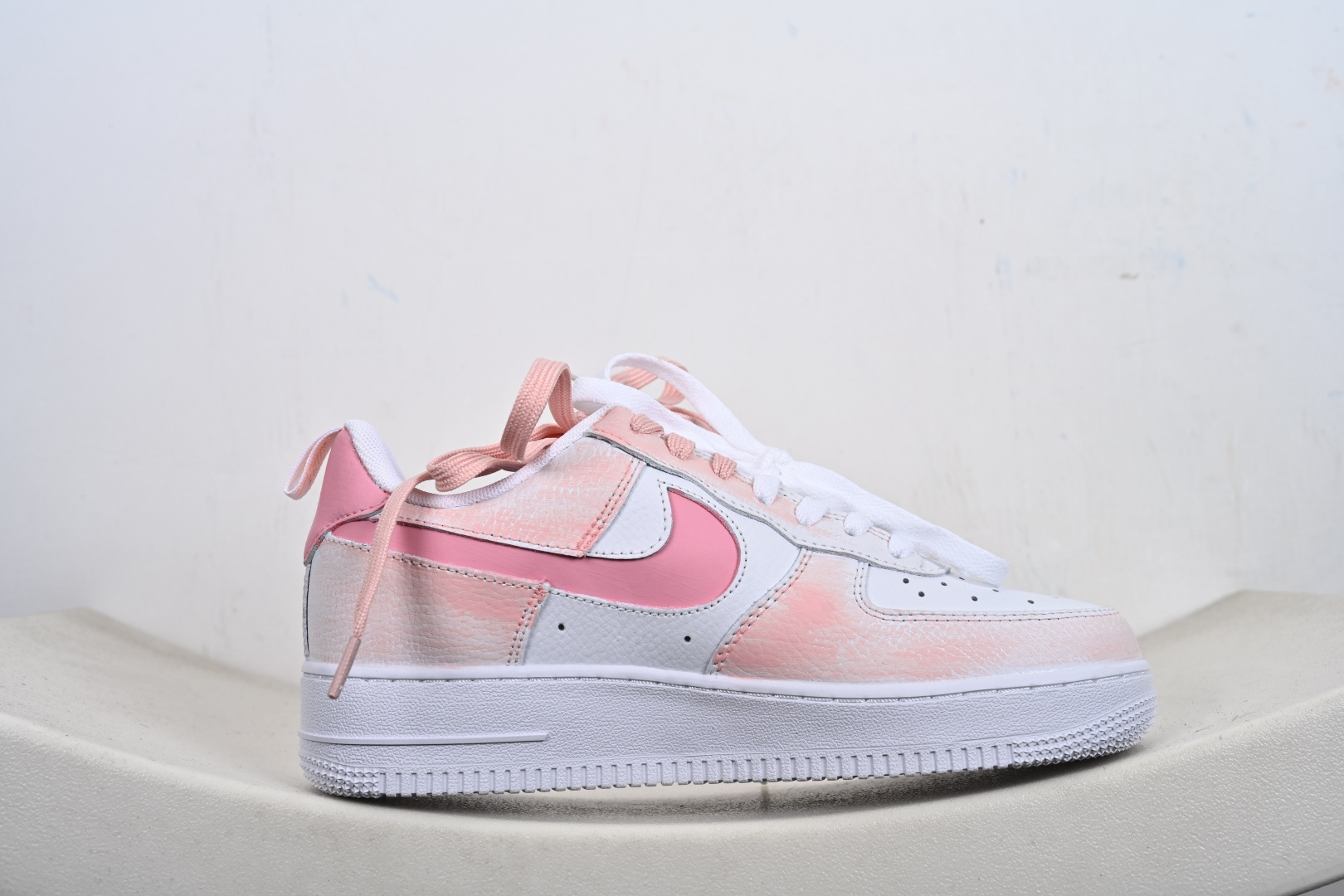 定制版 手绘涂鸦“春野樱序” Air Force 1 “Spring Wild Cherry Prelude”空军一号定制板鞋 FB8971-007-Top High Quatity Cheap Sneakers Fashion Clothing Clothes Bags handbags Shoes of all Brand wholesale With The best Quality And Beautiful Price from China Factory Chinese suppliers wholesaler seller 定制版 手绘涂鸦“春野樱序” Air Force 1 “Spring Wild Cherry Prelude”空军一号定制板鞋 FB8971-007