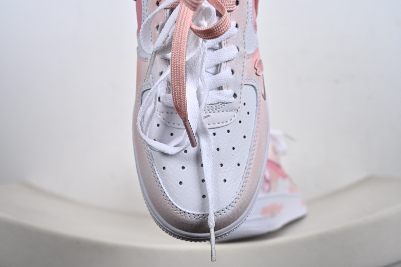 定制版 手绘涂鸦“春野樱序” Air Force 1 “Spring Wild Cherry Prelude”空军一号定制板鞋 FB8971-007-Top High Quatity Cheap Sneakers Fashion Clothing Clothes Bags handbags Shoes of all Brand wholesale With The best Quality And Beautiful Price from China Factory Chinese suppliers wholesaler seller 定制版 手绘涂鸦“春野樱序” Air Force 1 “Spring Wild Cherry Prelude”空军一号定制板鞋 FB8971-007