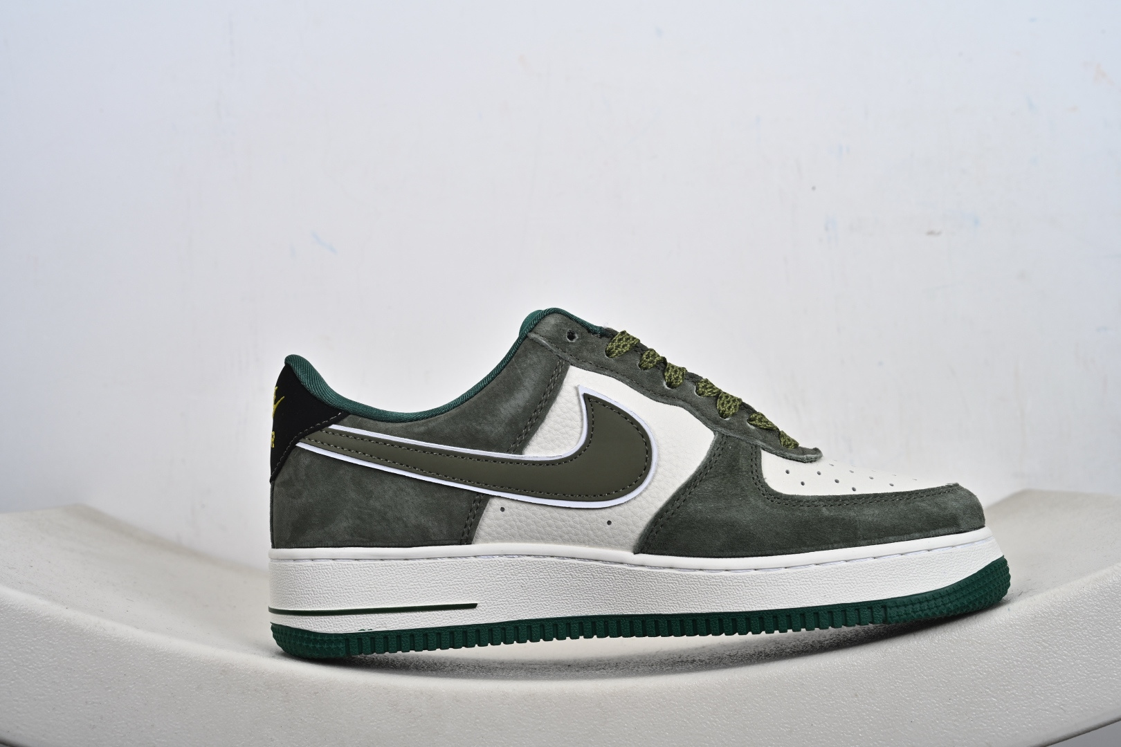 街头图腾 潮范新生｜Air Force 1 Low x Supreme 联名款重磅来袭 SY1388-027