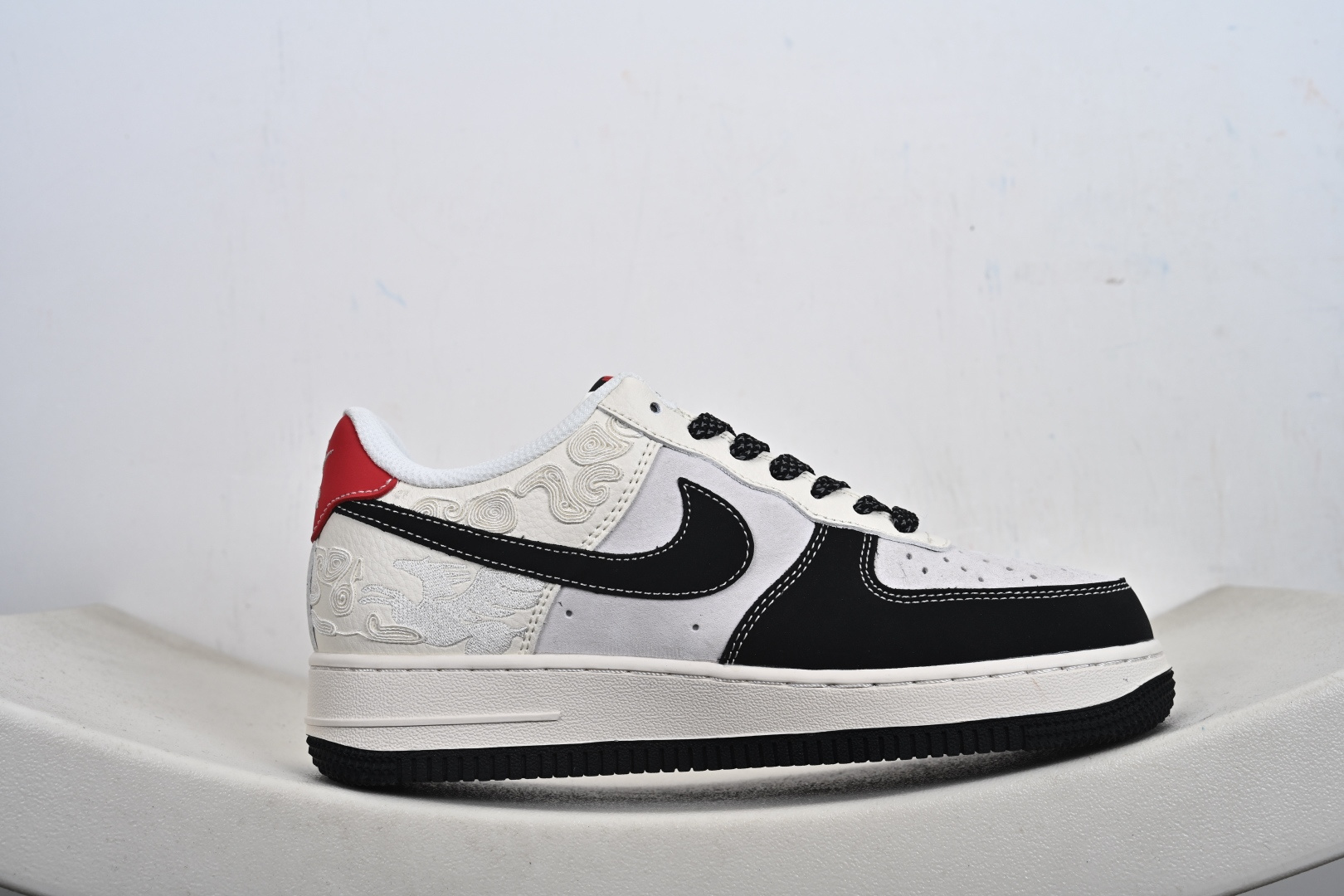 AIRFORCE1'07LV8 马年限定 FF9989-001