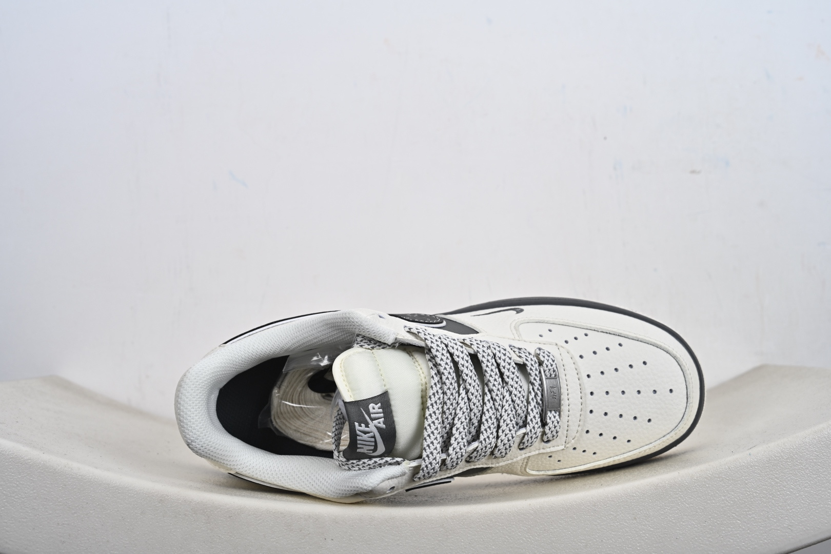Nike Air Force 1解构款堪称街头穿搭王炸 米白拼深灰 SM6668-107