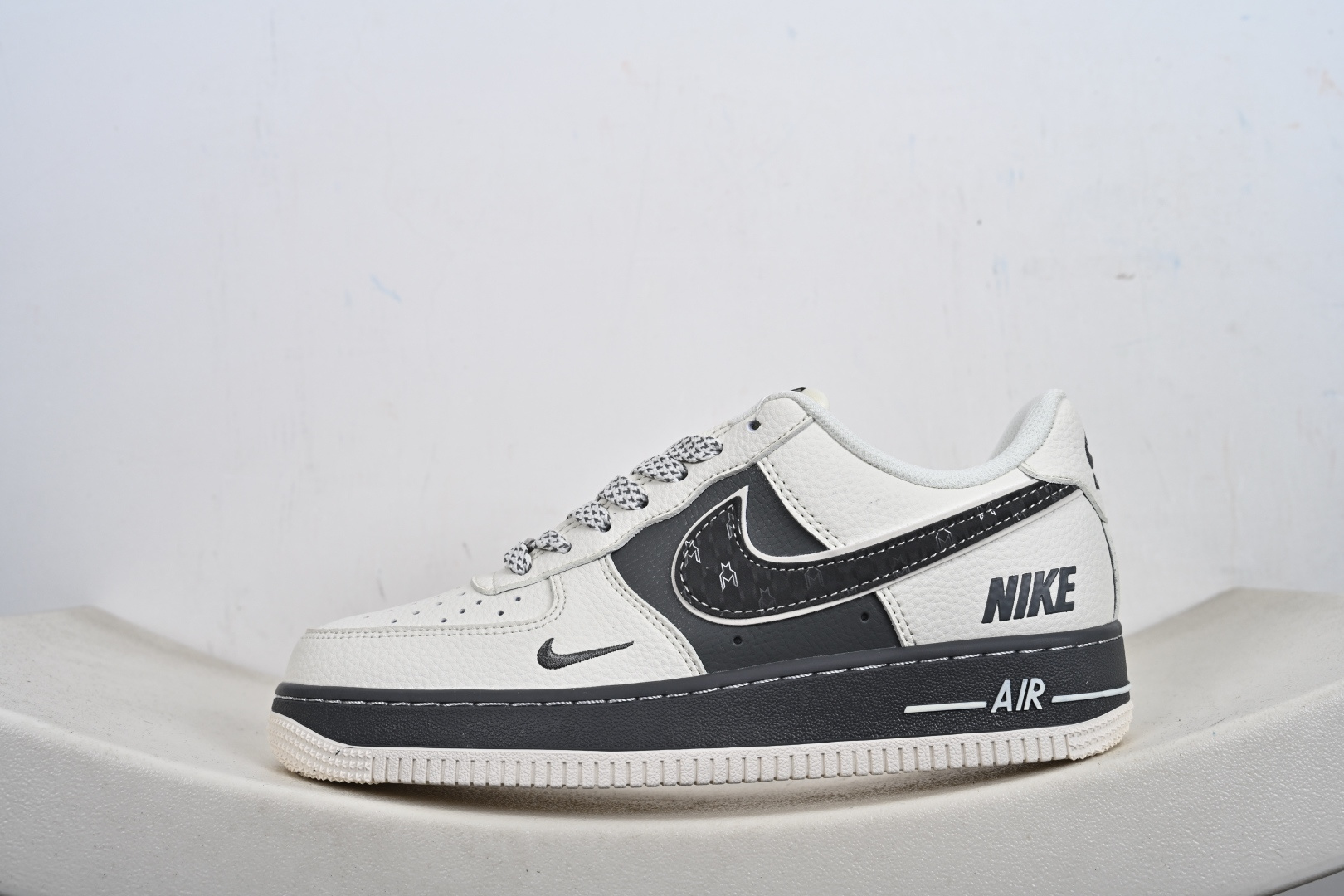Nike Air Force 1解构款堪称街头穿搭王炸 米白拼深灰 SM6668-107
