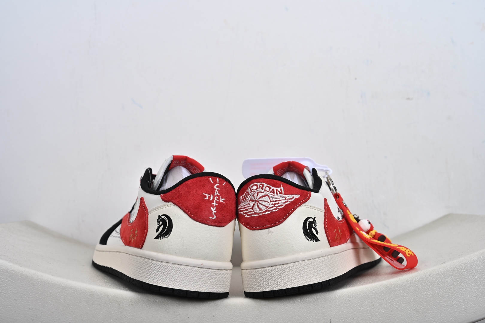 定制版 甲辰辞旧 丙午驭风|AJ1 Low 马年定制款重磅登场 FC1688-253-Top High Quatity Cheap Sneakers Fashion Clothing Clothes Bags handbags Shoes of all Brand wholesale With The best Quality And Beautiful Price from China Factory Chinese suppliers wholesaler seller 定制版 甲辰辞旧 丙午驭风|AJ1 Low 马年定制款重磅登场 FC1688-253