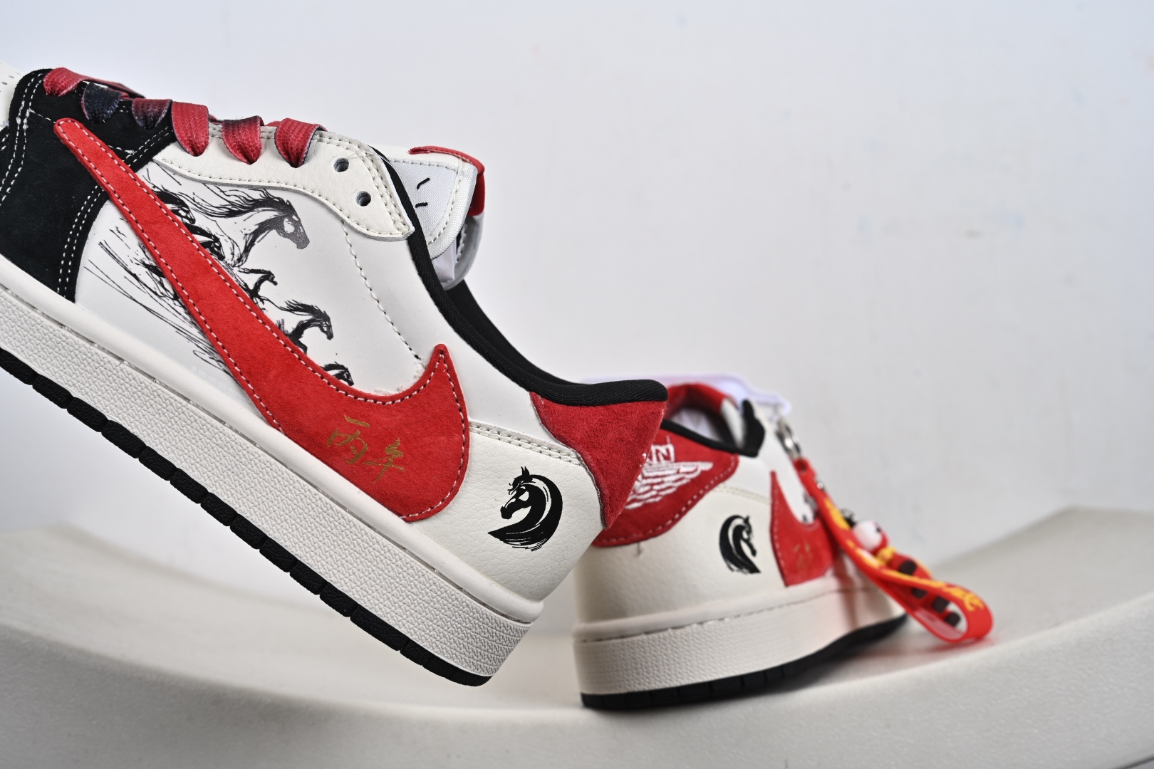 定制版 甲辰辞旧 丙午驭风|AJ1 Low 马年定制款重磅登场 FC1688-253-Top High Quatity Cheap Sneakers Fashion Clothing Clothes Bags handbags Shoes of all Brand wholesale With The best Quality And Beautiful Price from China Factory Chinese suppliers wholesaler seller 定制版 甲辰辞旧 丙午驭风|AJ1 Low 马年定制款重磅登场 FC1688-253
