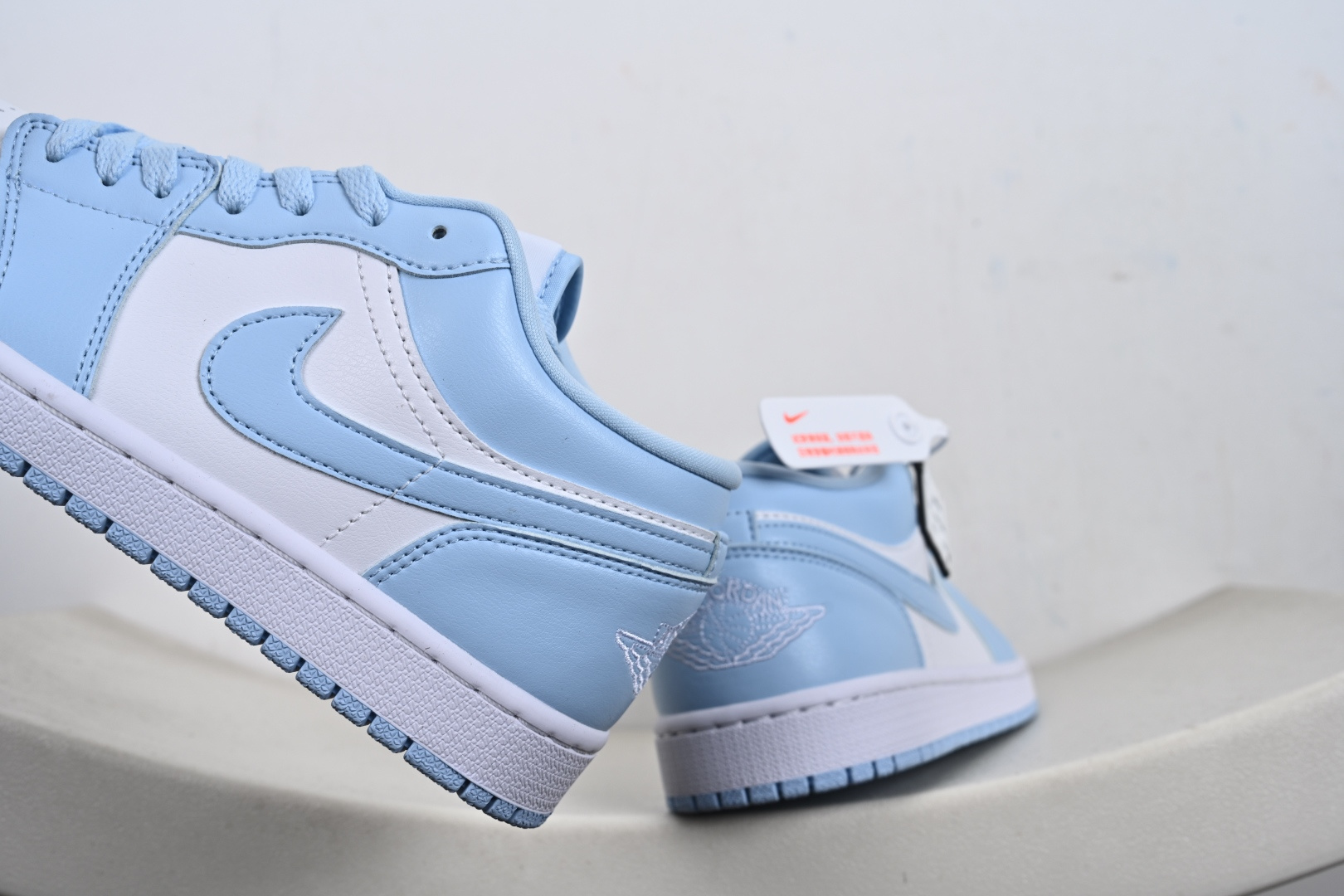耐克Nike Air Jordan 1 AJ1经典复古经典低帮百搭文化篮球鞋”Floral Swoosh“ AJ1 乔1 DC0774-141-Top High Quatity Cheap Sneakers Fashion Clothing Clothes Bags handbags Shoes of all Brand wholesale With The best Quality And Beautiful Price from China Factory Chinese suppliers wholesaler seller 耐克Nike Air Jordan 1 AJ1经典复古经典低帮百搭文化篮球鞋”Floral Swoosh“ AJ1 乔1 DC0774-141