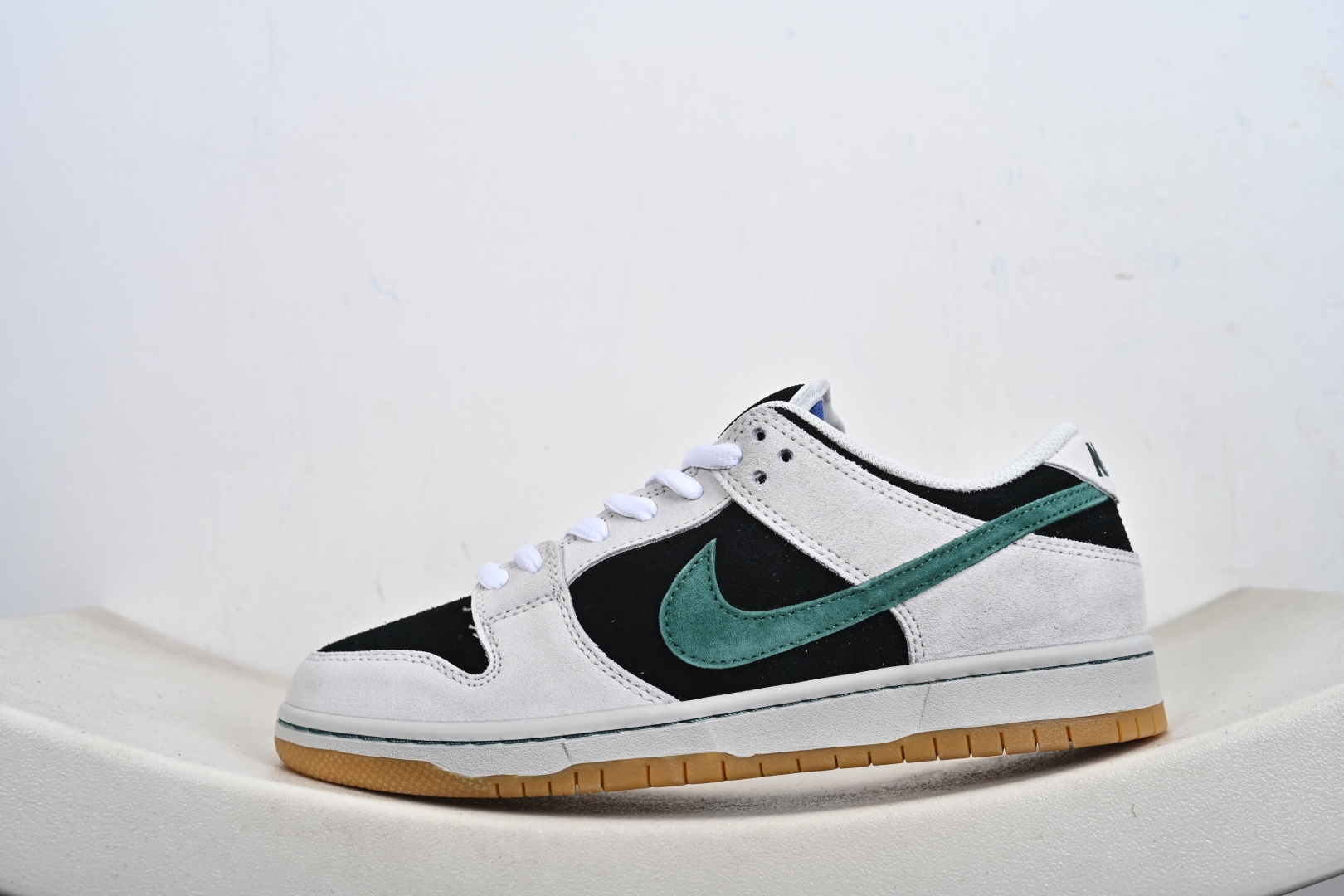 Nike SB Dunk Low 麂皮灰绿生胶 SB低帮休闲板鞋 HF3704-001