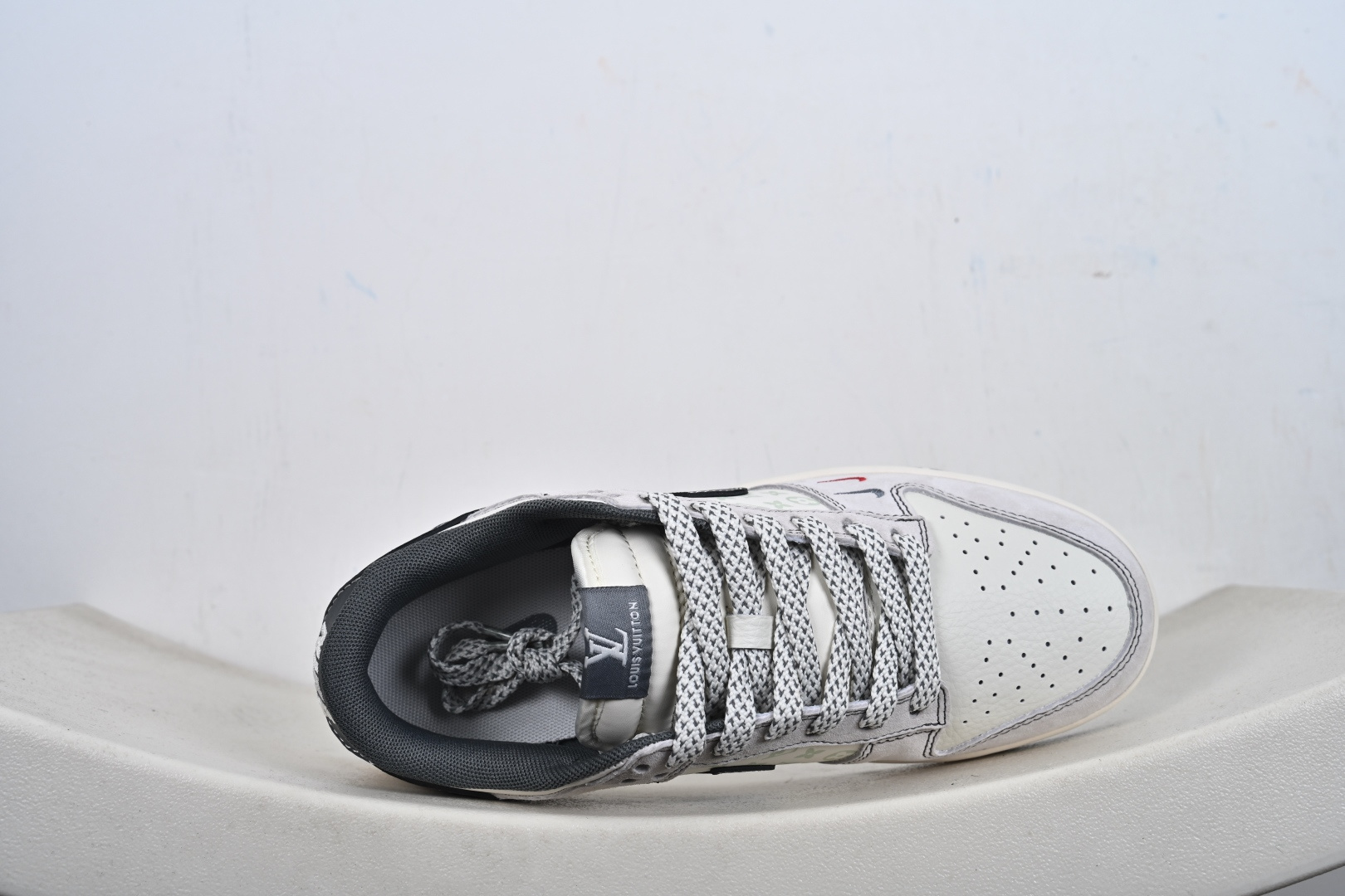 Nike SB Dunk Low LV联名款 高端定制 低帮休闲板鞋 YX5066-391