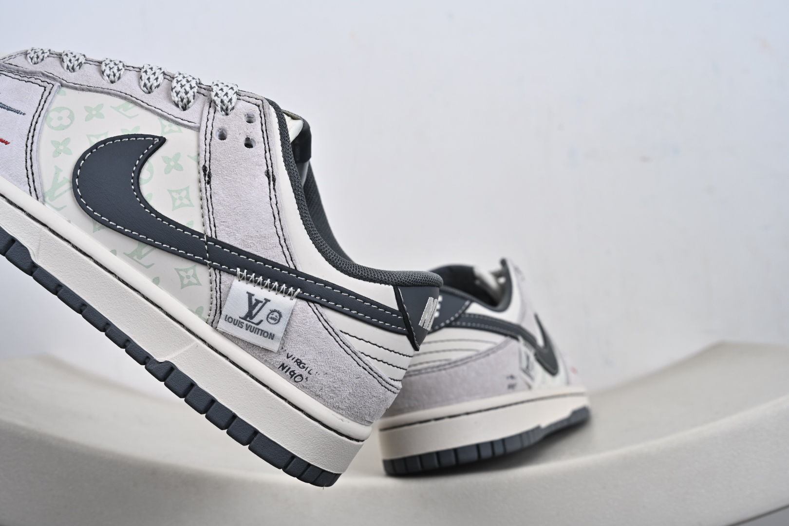 Nike SB Dunk Low LV联名款 高端定制 低帮休闲板鞋 YX5066-391