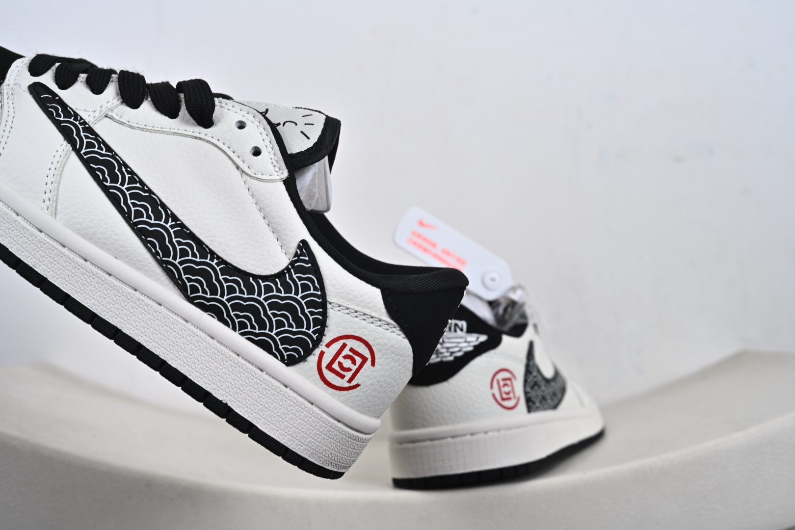 Air Jordan 1 Low AJ1 乔1国风联名 黑白熊猫 高端定制 低帮复古篮球鞋 JW1188-171-Top High Quatity Cheap Sneakers Fashion Clothing Clothes Bags handbags Shoes of all Brand wholesale With The best Quality And Beautiful Price from China Factory Chinese suppliers wholesaler seller Air Jordan 1 Low AJ1 乔1国风联名 黑白熊猫 高端定制 低帮复古篮球鞋 JW1188-171