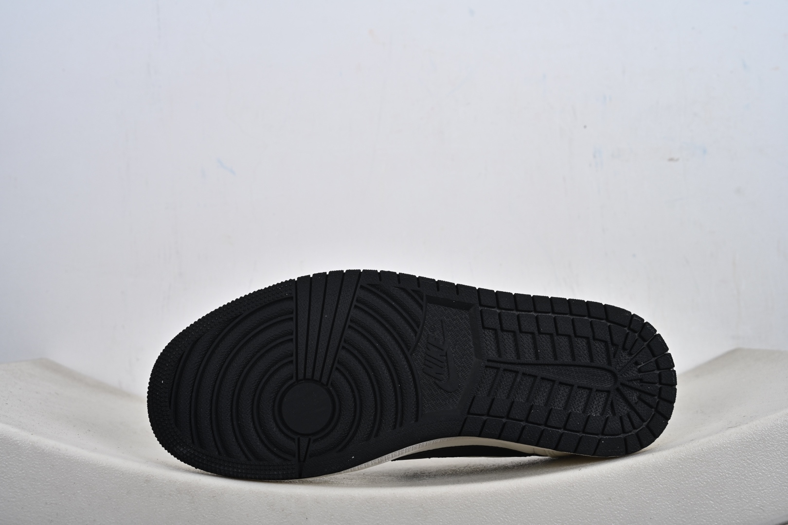 Air Jordan 1 Low AJ1 乔1国风联名 黑白熊猫 高端定制 低帮复古篮球鞋 JW1188-171-Top High Quatity Cheap Sneakers Fashion Clothing Clothes Bags handbags Shoes of all Brand wholesale With The best Quality And Beautiful Price from China Factory Chinese suppliers wholesaler seller Air Jordan 1 Low AJ1 乔1国风联名 黑白熊猫 高端定制 低帮复古篮球鞋 JW1188-171