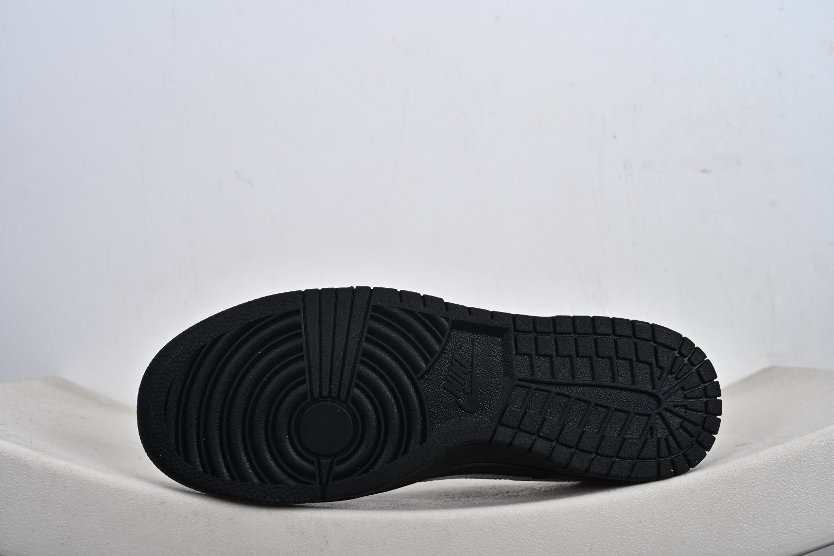 定制版 Dunk Low 马年限定 红檀玄银 高端定制 低帮休闲板鞋 SG6688-007-Top High Quatity Cheap Sneakers Fashion Clothing Clothes Bags handbags Shoes of all Brand wholesale With The best Quality And Beautiful Price from China Factory Chinese suppliers wholesaler seller 定制版 Dunk Low 马年限定 红檀玄银 高端定制 低帮休闲板鞋 SG6688-007
