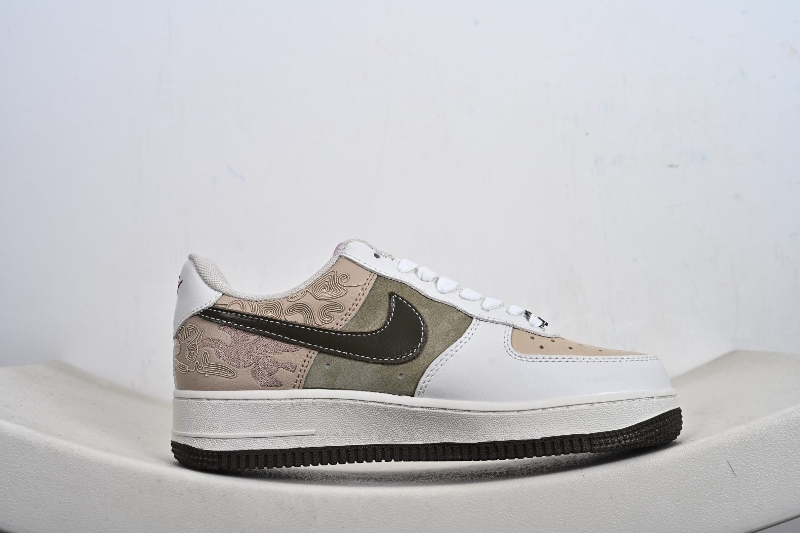 定制版 国风美学拉满的Nk AF1太绝了 米白主调搭卡其军绿低饱和撞色 IQ1119-088-Top High Quatity Cheap Sneakers Fashion Clothing Clothes Bags handbags Shoes of all Brand wholesale With The best Quality And Beautiful Price from China Factory Chinese suppliers wholesaler seller 定制版 国风美学拉满的Nk AF1太绝了 米白主调搭卡其军绿低饱和撞色 IQ1119-088