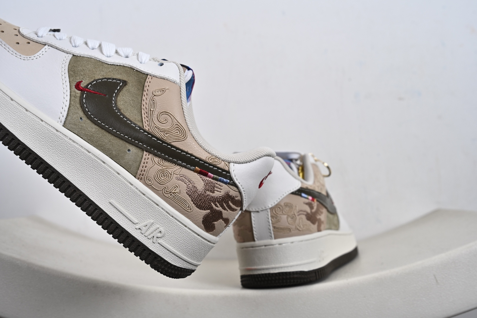 定制版 国风美学拉满的Nk AF1太绝了 米白主调搭卡其军绿低饱和撞色 IQ1119-088-Top High Quatity Cheap Sneakers Fashion Clothing Clothes Bags handbags Shoes of all Brand wholesale With The best Quality And Beautiful Price from China Factory Chinese suppliers wholesaler seller 定制版 国风美学拉满的Nk AF1太绝了 米白主调搭卡其军绿低饱和撞色 IQ1119-088