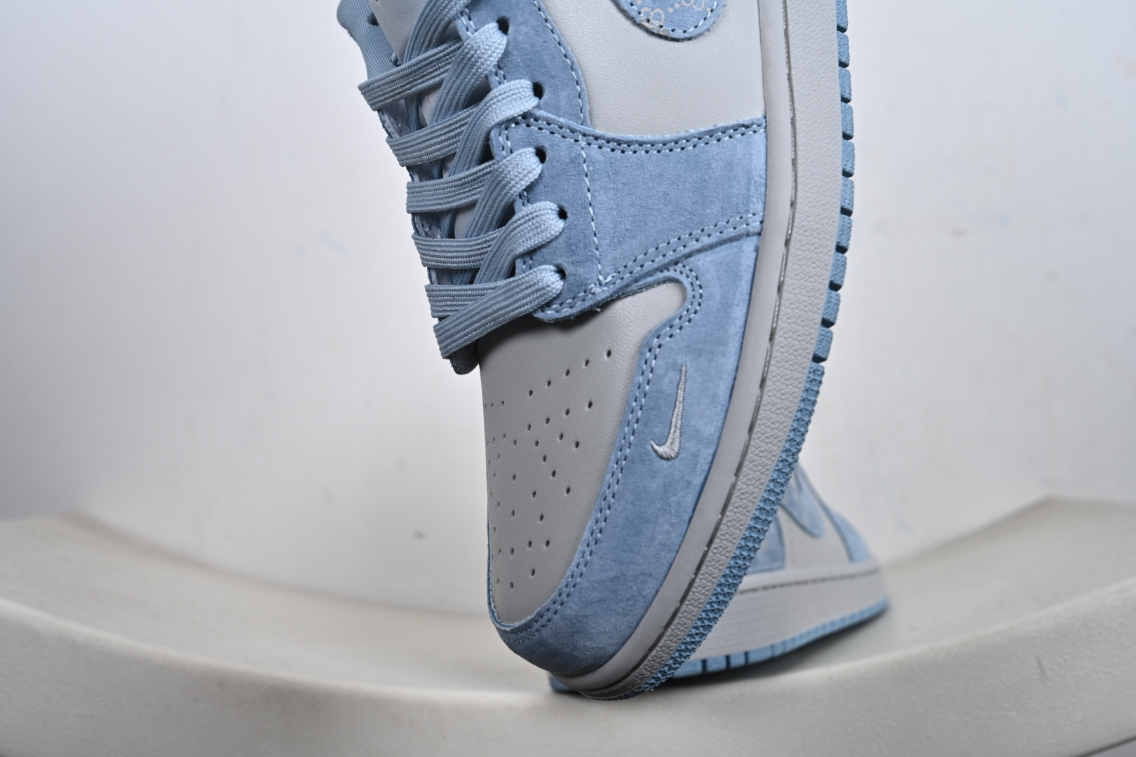 Nike Air Jordan 1 Low 定制配色 巴黎世家联名 定制AJ联名-高端定制 低帮复古文化板鞋 QJ1988-009-Top High Quatity Cheap Sneakers Fashion Clothing Clothes Bags handbags Shoes of all Brand wholesale With The best Quality And Beautiful Price from China Factory Chinese suppliers wholesaler seller Nike Air Jordan 1 Low 定制配色 巴黎世家联名 定制AJ联名-高端定制 低帮复古文化板鞋 QJ1988-009