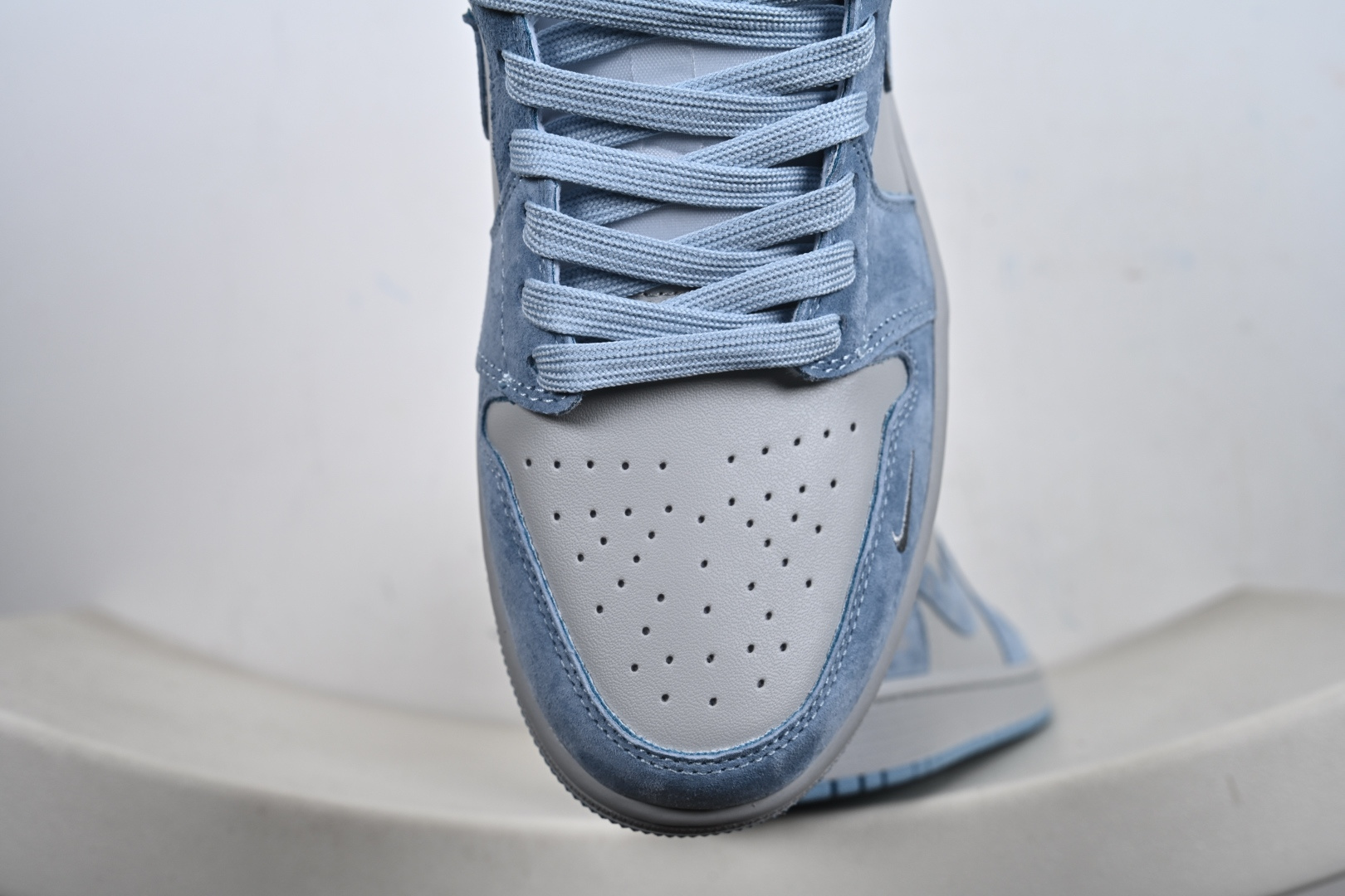 Nike Air Jordan 1 Low 定制配色 巴黎世家联名 定制AJ联名-高端定制 低帮复古文化板鞋 QJ1988-009-Top High Quatity Cheap Sneakers Fashion Clothing Clothes Bags handbags Shoes of all Brand wholesale With The best Quality And Beautiful Price from China Factory Chinese suppliers wholesaler seller Nike Air Jordan 1 Low 定制配色 巴黎世家联名 定制AJ联名-高端定制 低帮复古文化板鞋 QJ1988-009