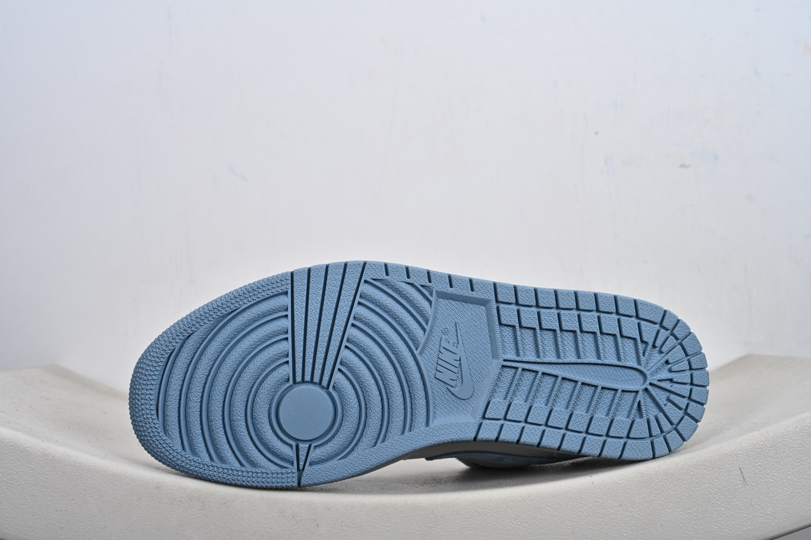 Nike Air Jordan 1 Low 定制配色 巴黎世家联名 定制AJ联名-高端定制 低帮复古文化板鞋 QJ1988-009-Top High Quatity Cheap Sneakers Fashion Clothing Clothes Bags handbags Shoes of all Brand wholesale With The best Quality And Beautiful Price from China Factory Chinese suppliers wholesaler seller Nike Air Jordan 1 Low 定制配色 巴黎世家联名 定制AJ联名-高端定制 低帮复古文化板鞋 QJ1988-009