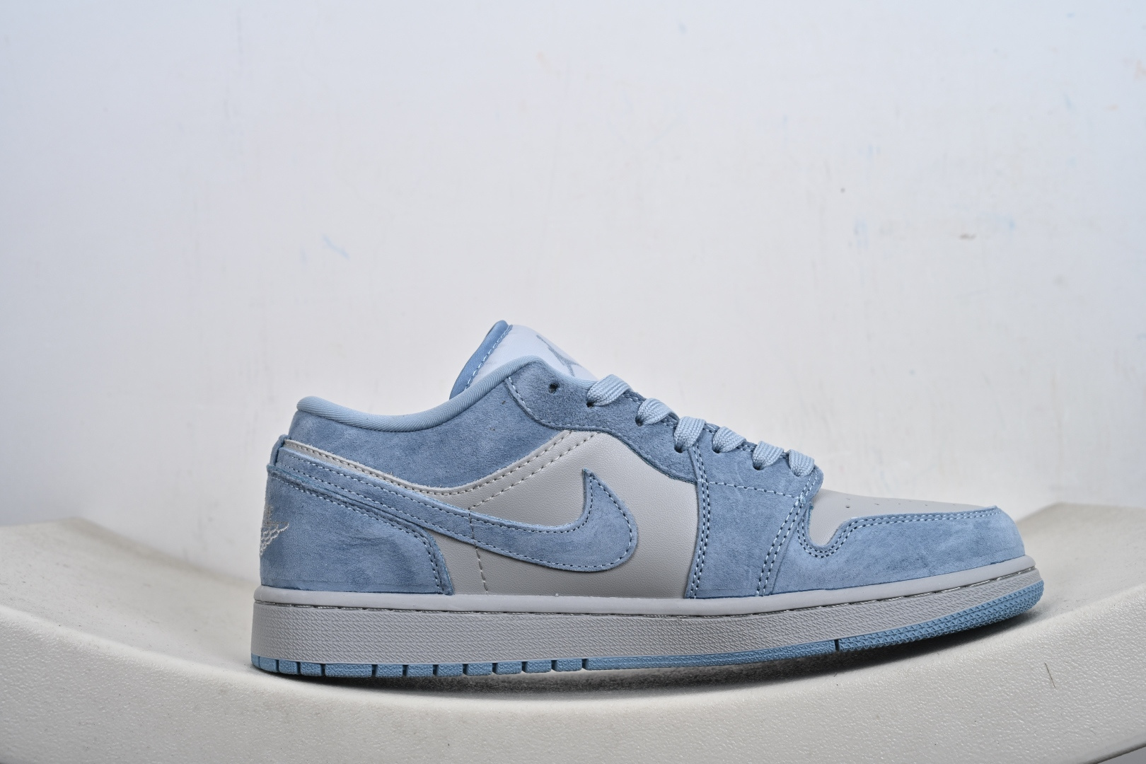 Nike Air Jordan 1 Low 定制配色 巴黎世家联名 定制AJ联名-高端定制 低帮复古文化板鞋 QJ1988-009-Top High Quatity Cheap Sneakers Fashion Clothing Clothes Bags handbags Shoes of all Brand wholesale With The best Quality And Beautiful Price from China Factory Chinese suppliers wholesaler seller Nike Air Jordan 1 Low 定制配色 巴黎世家联名 定制AJ联名-高端定制 低帮复古文化板鞋 QJ1988-009