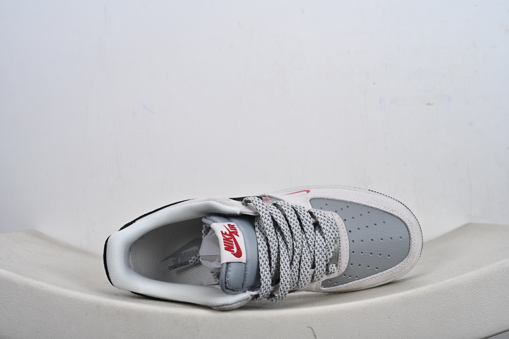 2026马年专属Nike AF1直接封神 白灰主调撞色红黑细节超吸睛 JP2026-135-Top High Quatity Cheap Sneakers Fashion Clothing Clothes Bags handbags Shoes of all Brand wholesale With The best Quality And Beautiful Price from China Factory Chinese suppliers wholesaler seller 2026马年专属Nike AF1直接封神 白灰主调撞色红黑细节超吸睛 JP2026-135