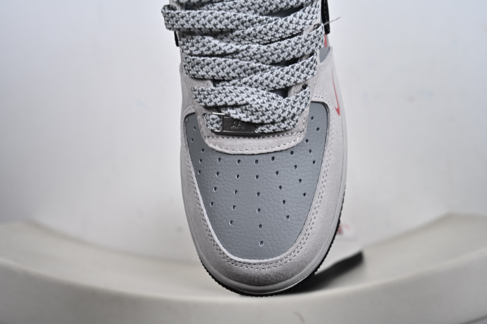 2026马年专属Nike AF1直接封神 白灰主调撞色红黑细节超吸睛 JP2026-135-Top High Quatity Cheap Sneakers Fashion Clothing Clothes Bags handbags Shoes of all Brand wholesale With The best Quality And Beautiful Price from China Factory Chinese suppliers wholesaler seller 2026马年专属Nike AF1直接封神 白灰主调撞色红黑细节超吸睛 JP2026-135