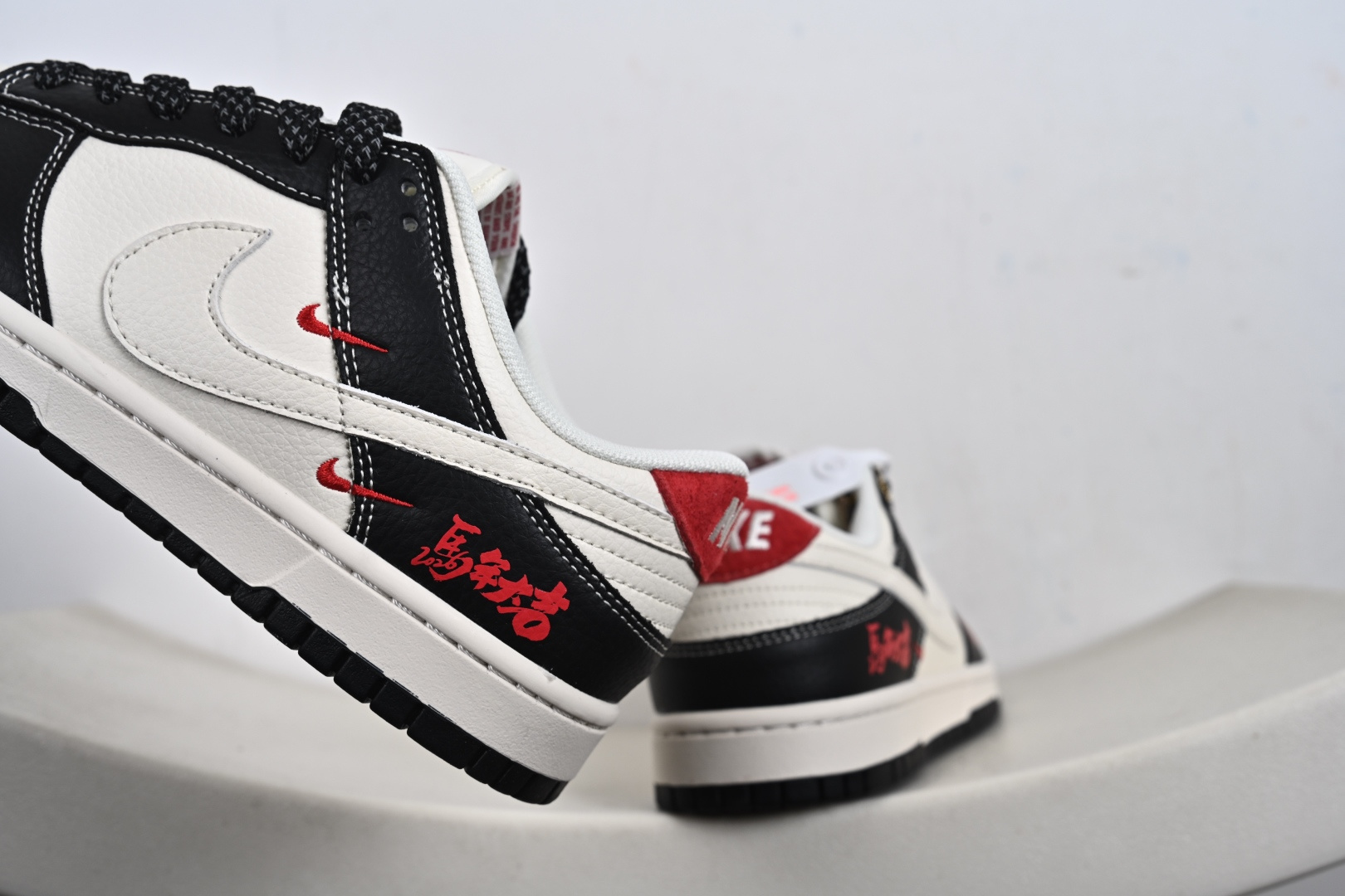 定制版 Dunk Low ”马年限定款“ 高端定制 低帮休闲板鞋 LX1988-821-Top High Quatity Cheap Sneakers Fashion Clothing Clothes Bags handbags Shoes of all Brand wholesale With The best Quality And Beautiful Price from China Factory Chinese suppliers wholesaler seller 定制版 Dunk Low ”马年限定款“ 高端定制 低帮休闲板鞋 LX1988-821