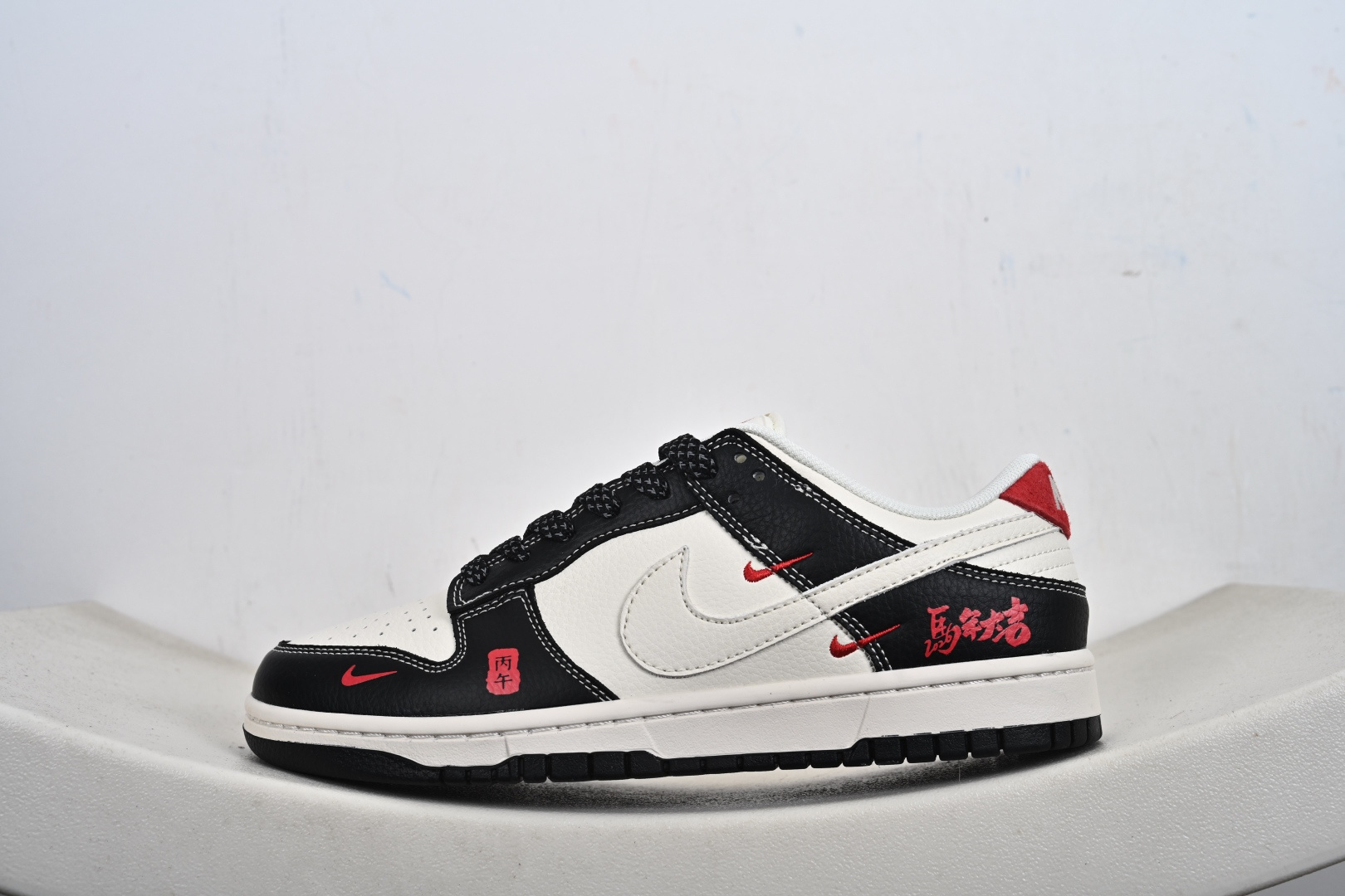 定制版 Dunk Low ”马年限定款“ 高端定制 低帮休闲板鞋 LX1988-821-Top High Quatity Cheap Sneakers Fashion Clothing Clothes Bags handbags Shoes of all Brand wholesale With The best Quality And Beautiful Price from China Factory Chinese suppliers wholesaler seller 定制版 Dunk Low ”马年限定款“ 高端定制 低帮休闲板鞋 LX1988-821