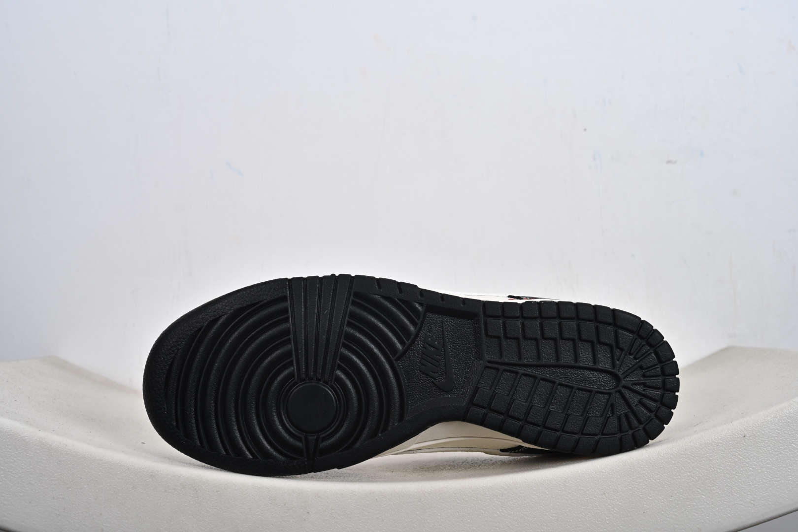 定制版 Dunk Low ”马年限定款“ 高端定制 低帮休闲板鞋 LX1988-821-Top High Quatity Cheap Sneakers Fashion Clothing Clothes Bags handbags Shoes of all Brand wholesale With The best Quality And Beautiful Price from China Factory Chinese suppliers wholesaler seller 定制版 Dunk Low ”马年限定款“ 高端定制 低帮休闲板鞋 LX1988-821