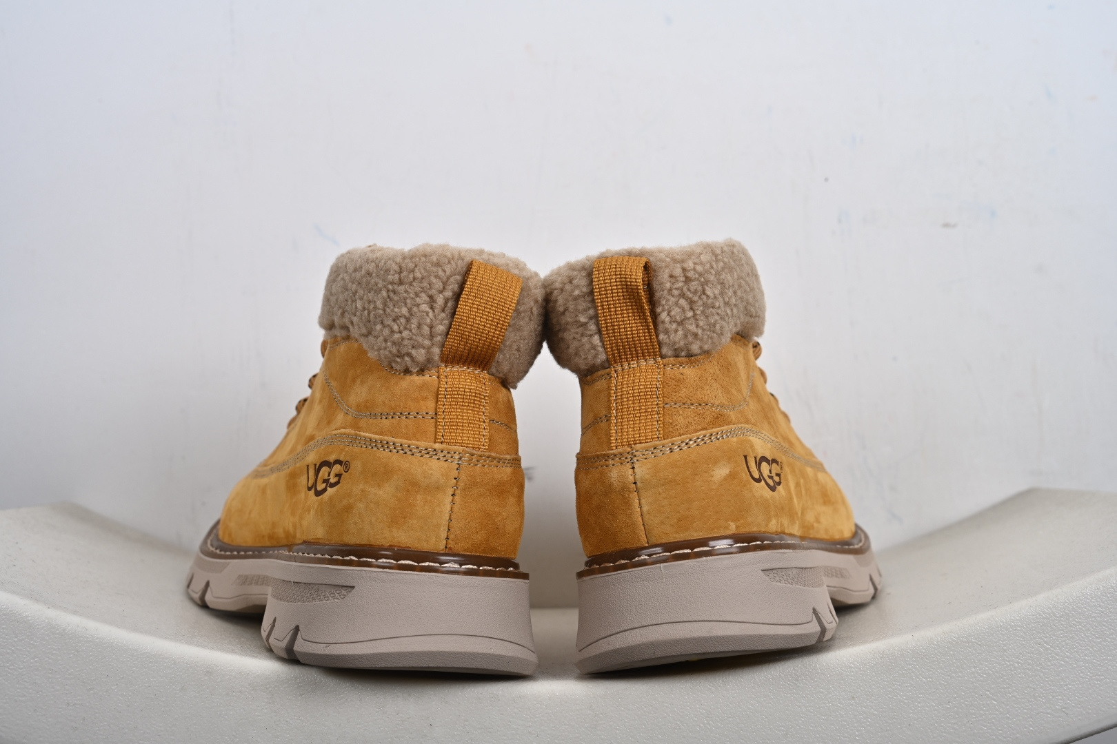 广东UGG秋冬新品Tasman Weather Hybrid 塔斯曼混合系列轻量休闲鞋 U5867M-Top High Quatity Cheap Sneakers Fashion Clothing Clothes Bags handbags Shoes of all Brand wholesale With The best Quality And Beautiful Price from China Factory Chinese suppliers wholesaler seller 广东UGG秋冬新品Tasman Weather Hybrid 塔斯曼混合系列轻量休闲鞋 U5867M