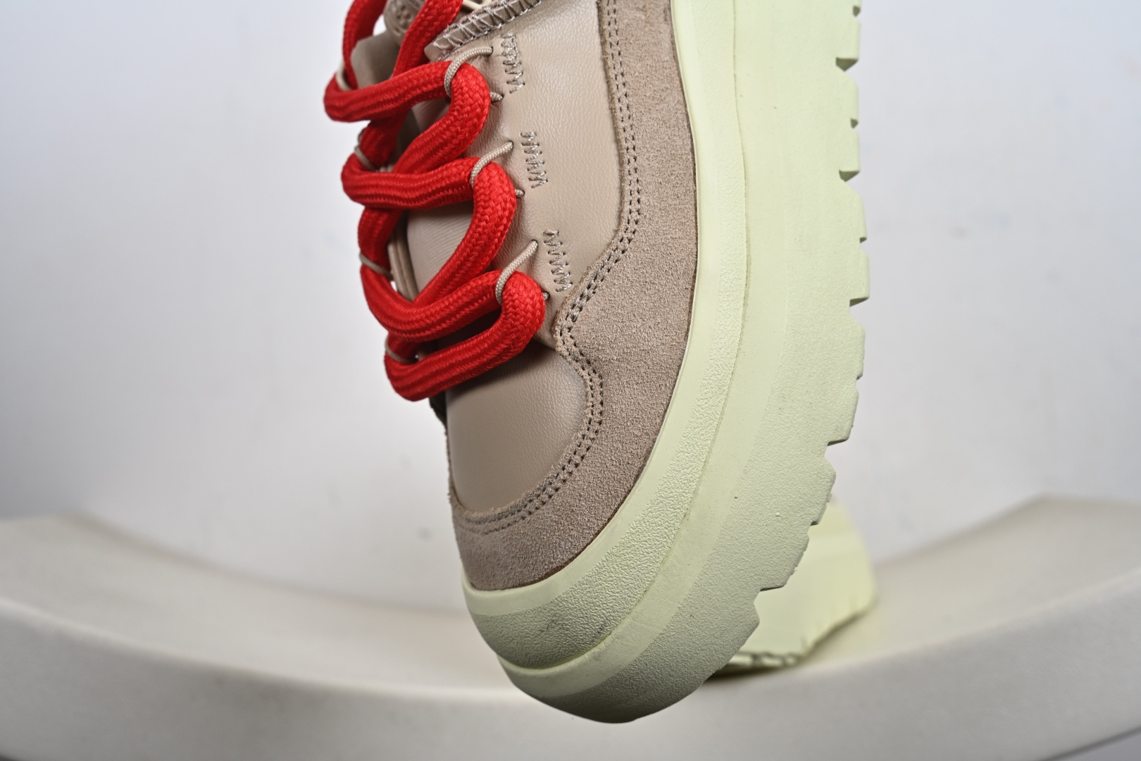 UGG Heritage Utilty Sneaker 中性羊绒雪地面包鞋 1170910