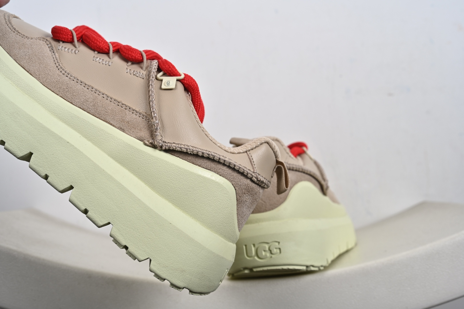 UGG Heritage Utilty Sneaker 中性羊绒雪地面包鞋 1170910