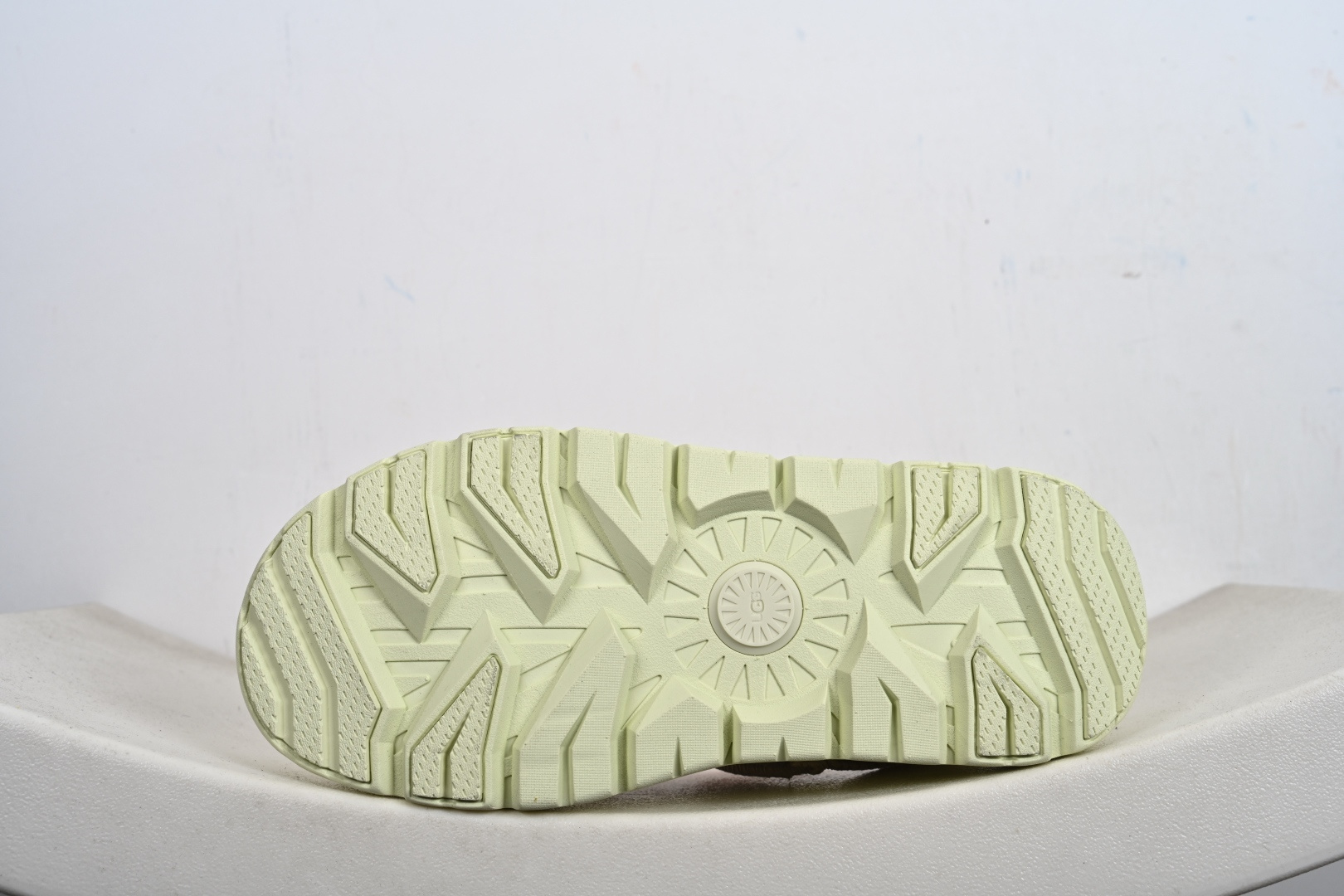 UGG Heritage Utilty Sneaker 中性羊绒雪地面包鞋 1170910