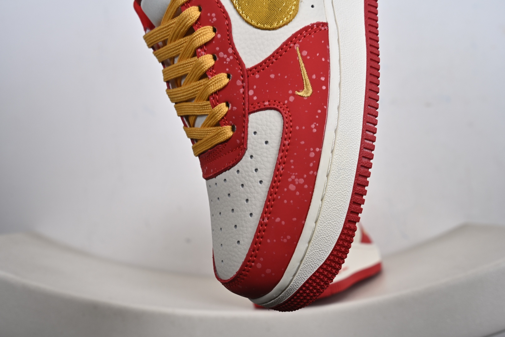 定制版 高端定制Air Force 1 '07 Low “马年限定联名------白红金泼墨” DF0188-131-Top High Quatity Cheap Sneakers Fashion Clothing Clothes Bags handbags Shoes of all Brand wholesale With The best Quality And Beautiful Price from China Factory Chinese suppliers wholesaler seller 定制版 高端定制Air Force 1 '07 Low “马年限定联名------白红金泼墨” DF0188-131
