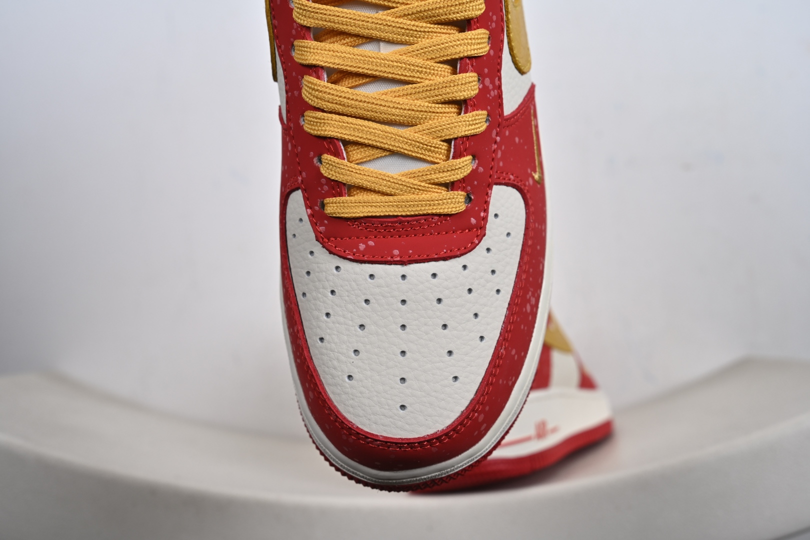 定制版 高端定制Air Force 1 '07 Low “马年限定联名------白红金泼墨” DF0188-131-Top High Quatity Cheap Sneakers Fashion Clothing Clothes Bags handbags Shoes of all Brand wholesale With The best Quality And Beautiful Price from China Factory Chinese suppliers wholesaler seller 定制版 高端定制Air Force 1 '07 Low “马年限定联名------白红金泼墨” DF0188-131