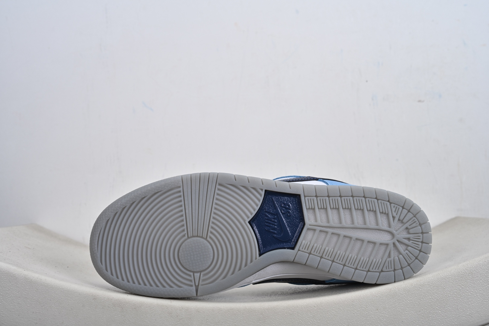 Nike SB Dunk Low 白天蓝 高端定制 低帮休闲板鞋 BP0508-038-Top High Quatity Cheap Sneakers Fashion Clothing Clothes Bags handbags Shoes of all Brand wholesale With The best Quality And Beautiful Price from China Factory Chinese suppliers wholesaler seller Nike SB Dunk Low 白天蓝 高端定制 低帮休闲板鞋 BP0508-038