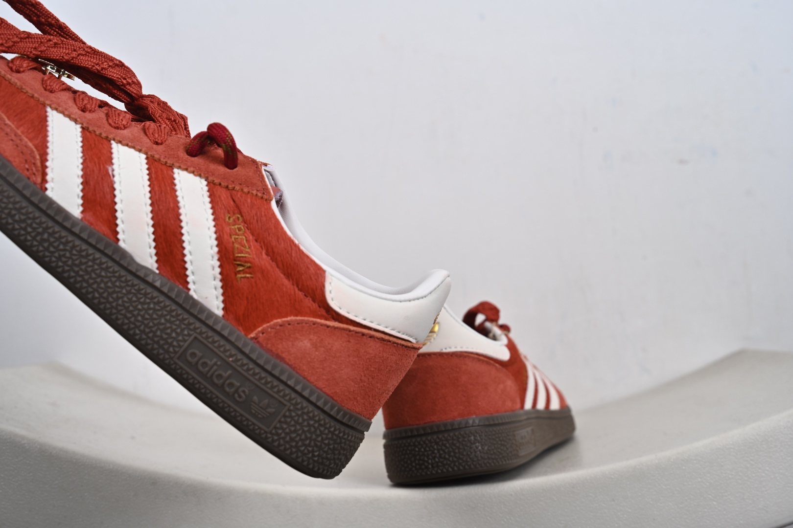 adidas originals HANDBALL SPEZIAL CNY新年款 马年限定 经典运动 德训鞋 男女同款 红色 KJ6299-Top High Quatity Cheap Sneakers Fashion Clothing Clothes Bags handbags Shoes of all Brand wholesale With The best Quality And Beautiful Price from China Factory Chinese suppliers wholesaler seller adidas originals HANDBALL SPEZIAL CNY新年款 马年限定 经典运动 德训鞋 男女同款 红色 KJ6299