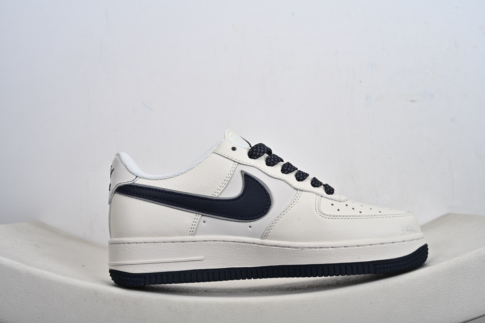 2026马年限定潮流 Nike Air Force 1 空军一号 爆款高端定制 主体采用米白色皮革 MZ9588-821-Top High Quatity Cheap Sneakers Fashion Clothing Clothes Bags handbags Shoes of all Brand wholesale With The best Quality And Beautiful Price from China Factory Chinese suppliers wholesaler seller 2026马年限定潮流 Nike Air Force 1 空军一号 爆款高端定制 主体采用米白色皮革 MZ9588-821