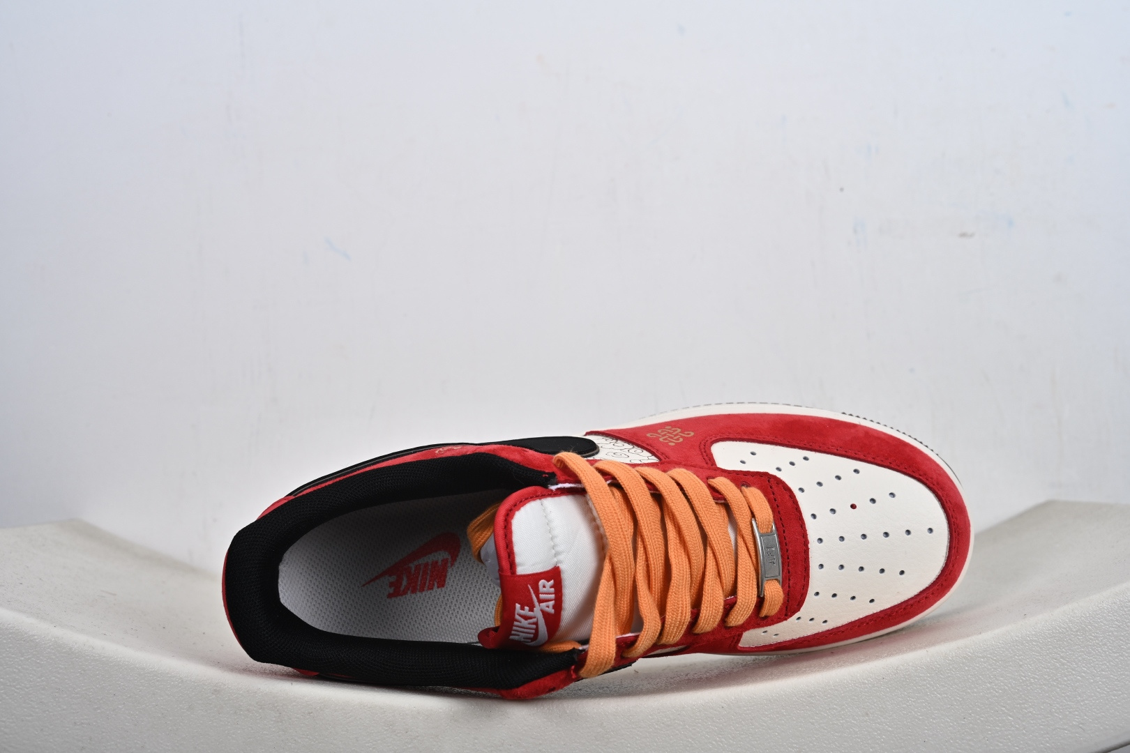 Nike AIR FORCE 1 2026马年限定款太懂国人审美了正红麂皮配黑金勾 JP2026-157-Top High Quatity Cheap Sneakers Fashion Clothing Clothes Bags handbags Shoes of all Brand wholesale With The best Quality And Beautiful Price from China Factory Chinese suppliers wholesaler seller Nike AIR FORCE 1 2026马年限定款太懂国人审美了正红麂皮配黑金勾 JP2026-157