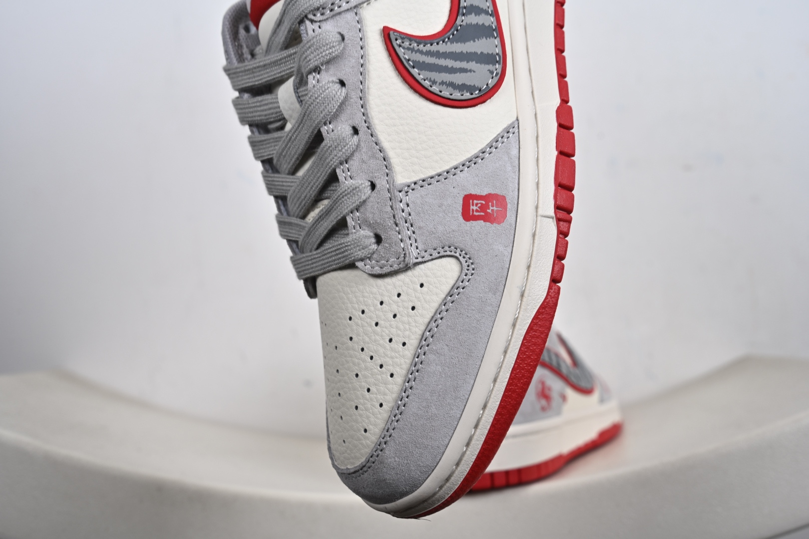 Nike SB Dunk Low C联名款纯 LX1988-820