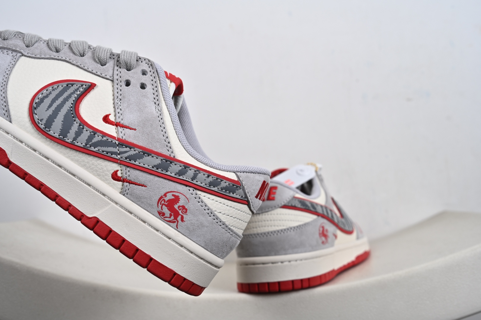 Nike SB Dunk Low C联名款纯 LX1988-820