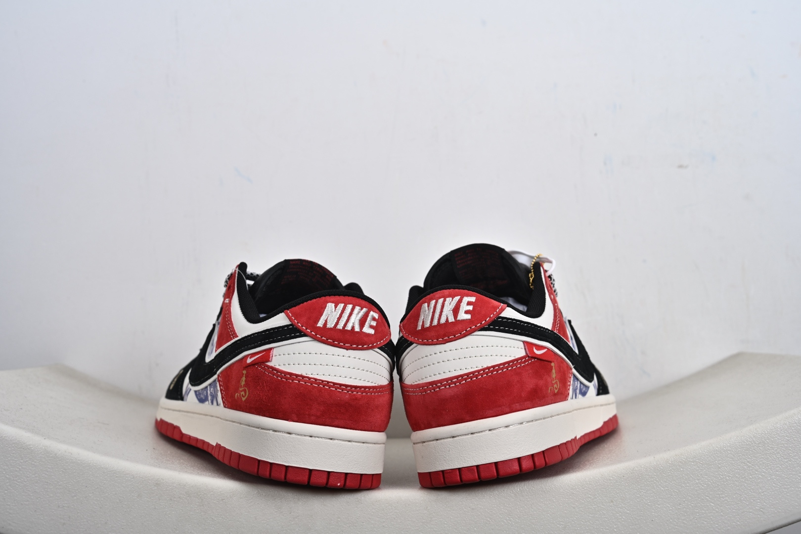 定制版 Nike dunk Low 马年限定 经典灰红 低帮休闲板鞋 YX5066-403