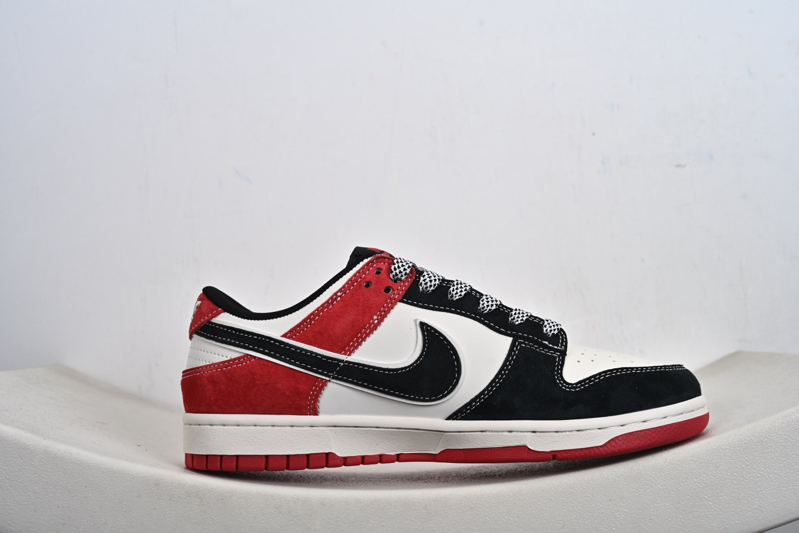 定制版 Nike dunk Low 马年限定 经典灰红 低帮休闲板鞋 YX5066-403